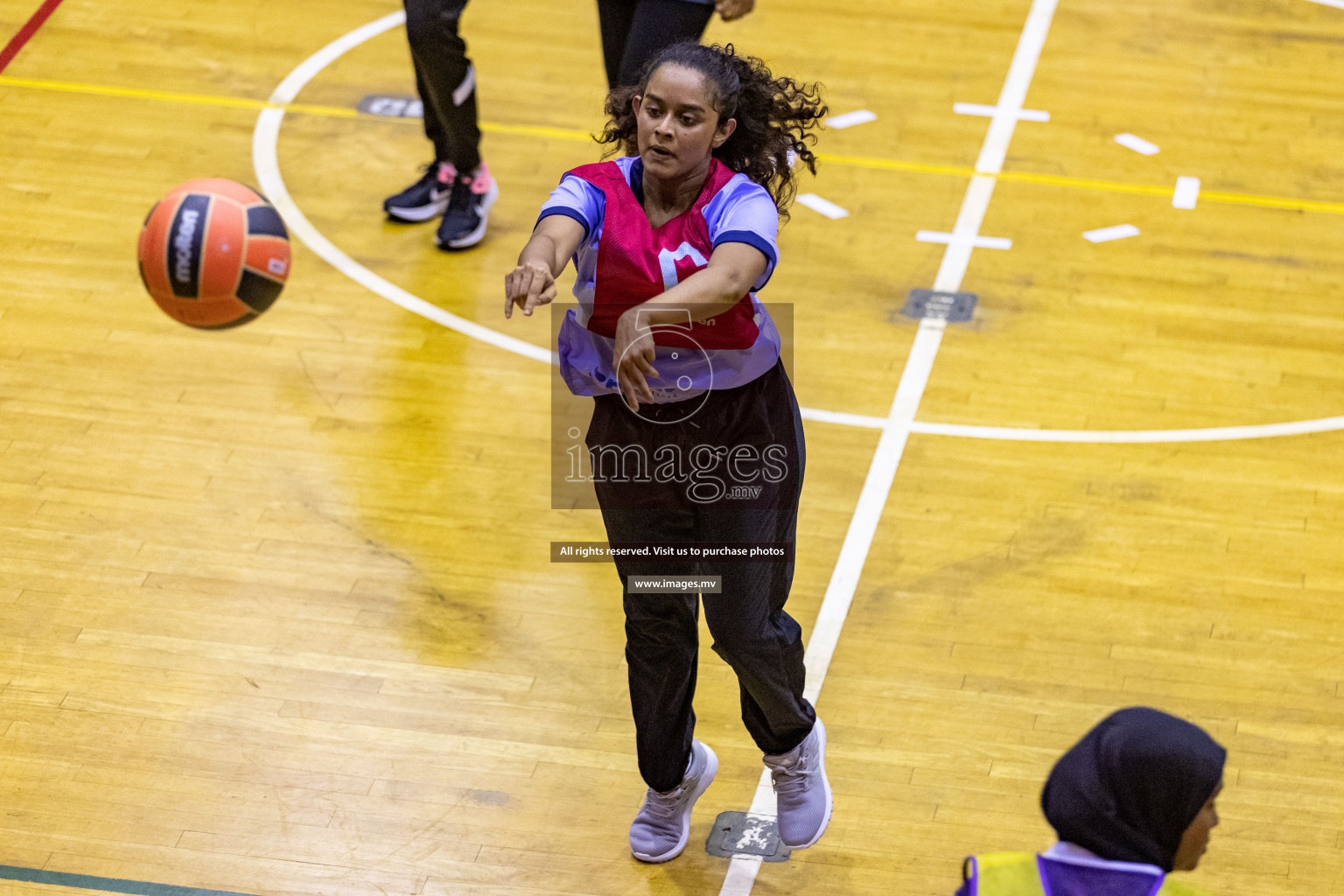 Sports Club Skylark vs Vyansa in the Milo National Netball Tournament 2022 on 17 July 2022, held in Social Center, Male', Maldives. 
Photographer: Hassan Simah / Images.mv