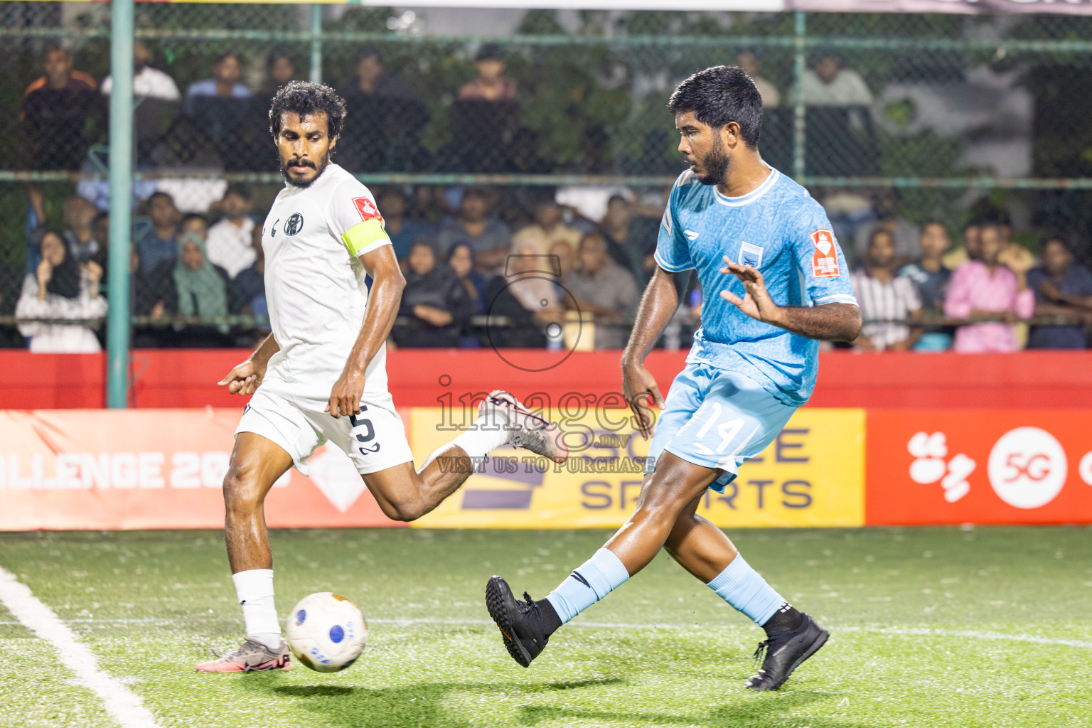 HA Ihavandhoo vs HA Dhidhdhoo in Day 13 of Golden Futsal Challenge 2025 was held on Friday, 17th January 2025, in Hulhumale', Maldives 
Photos: Hassan Simah / images.mv