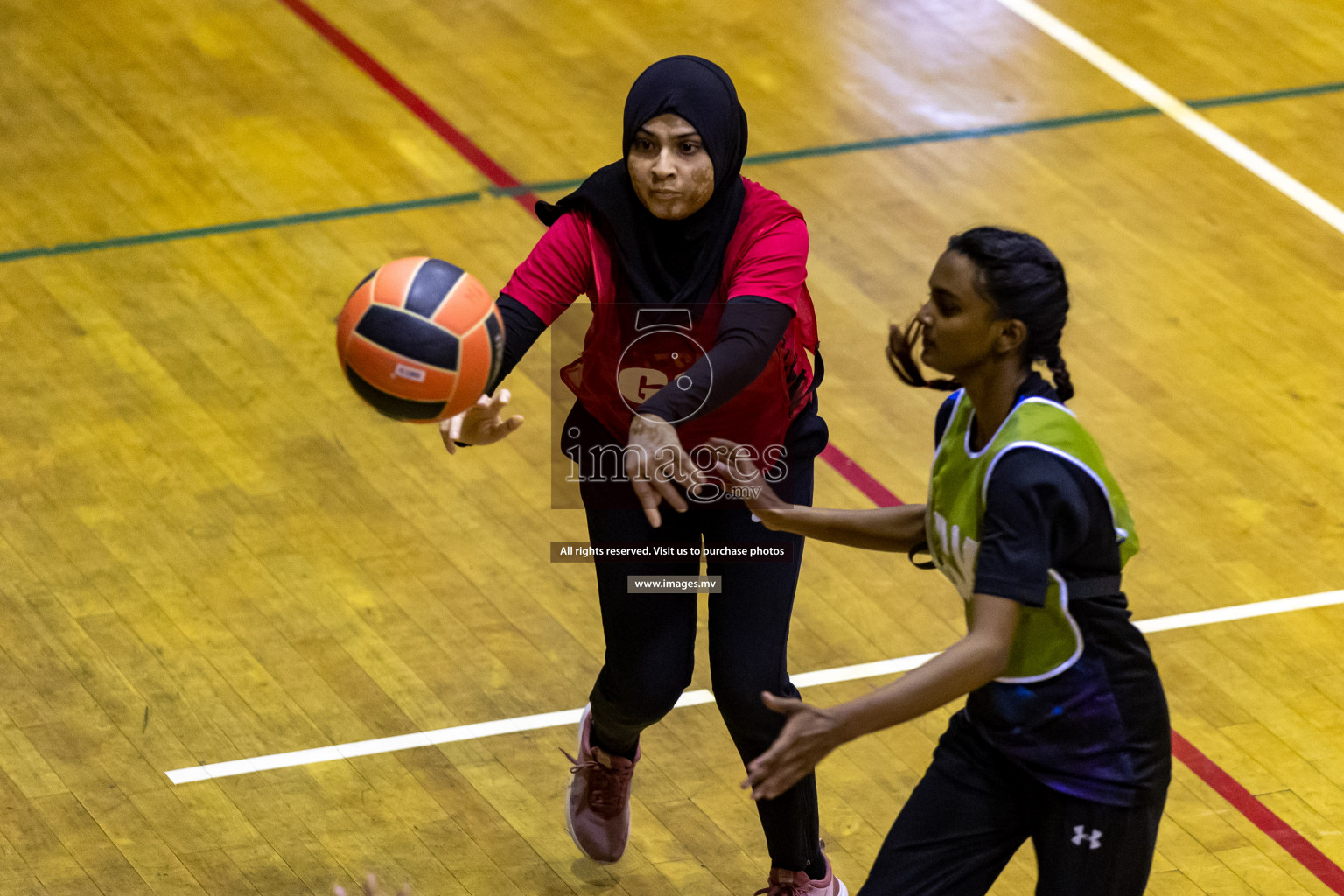 Lorenzo Sports Club vs Youth United Sports Club in the Milo National Netball Tournament 2022 on 20 July 2022, held in Social Center, Male', Maldives. Photographer: Hassan Simah / Images.mv