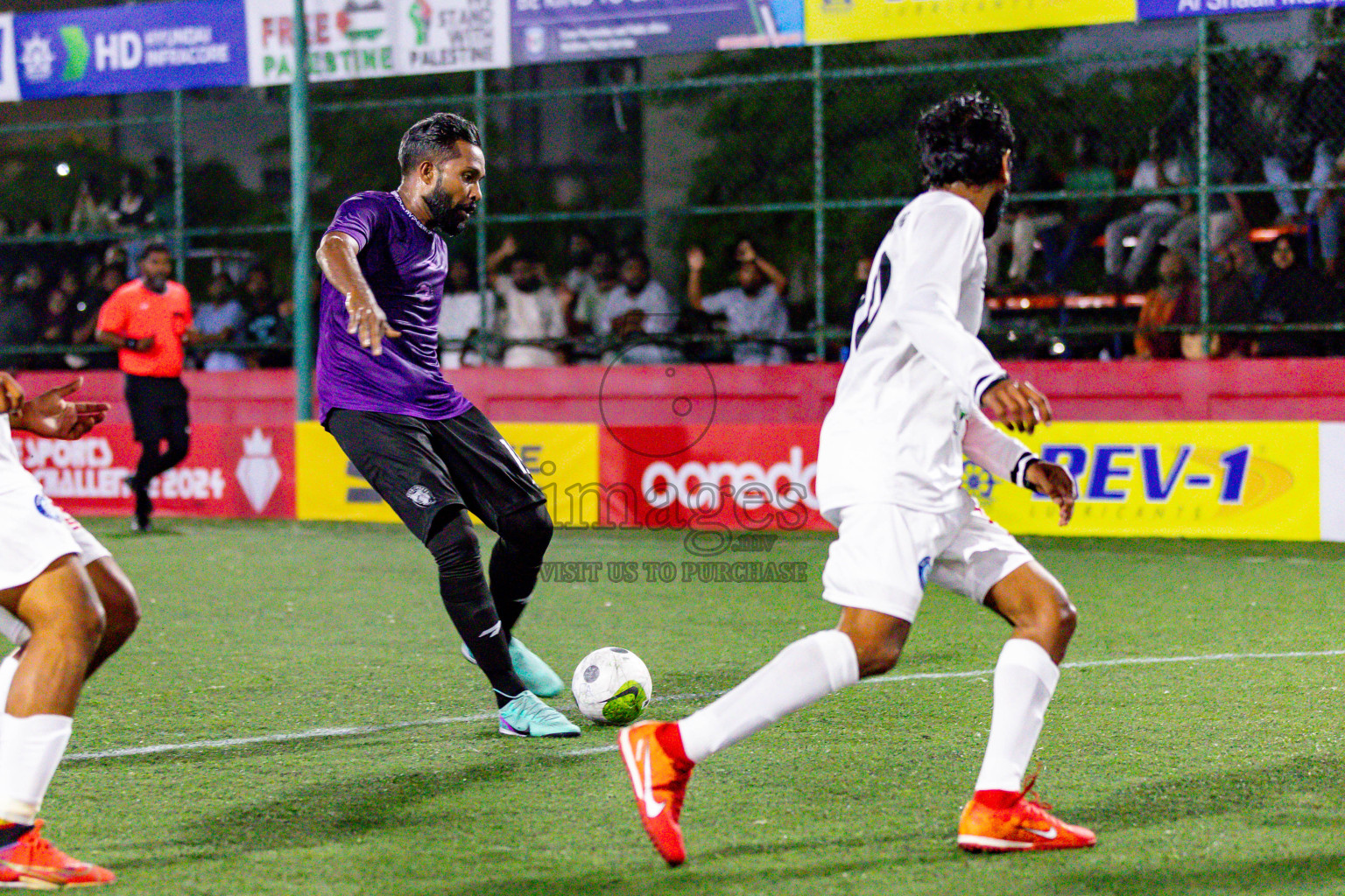 GA. Kolamaafushi vs GA. Kanduhulhuhdhoo in Day 19 of Golden Futsal Challenge 2024 was held on Friday, 2nd February 2024 in Hulhumale', Maldives 
Photos: Hassan Simah / images.mv