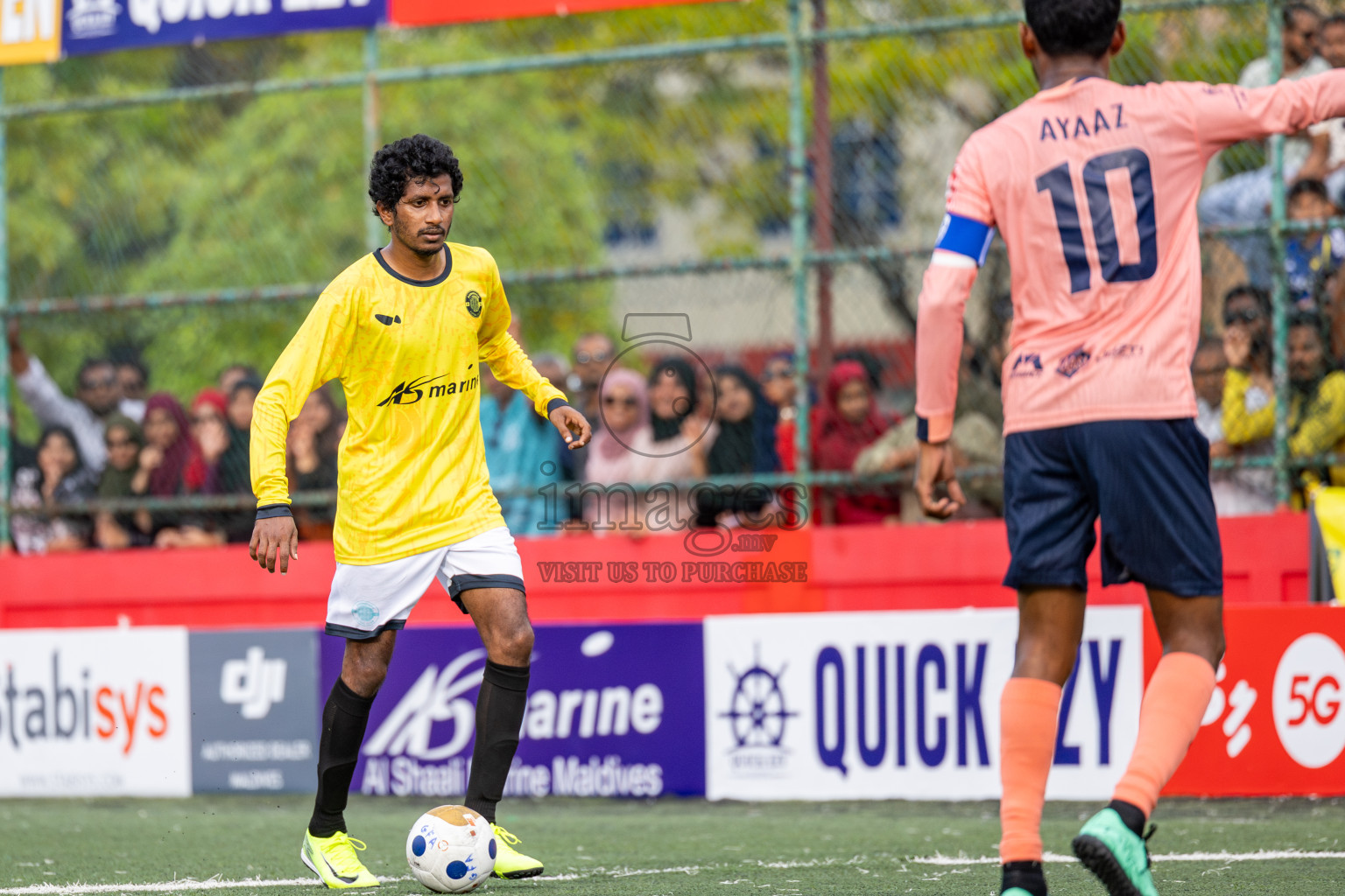 GDh Vaadhoo vs GDh Gadhdhoo in Day 12 of Golden Futsal Challenge 2025 was held on Thursday, 16th January 2025, in Hulhumale', Maldives Photos: Ismail Thoriq / images.mv