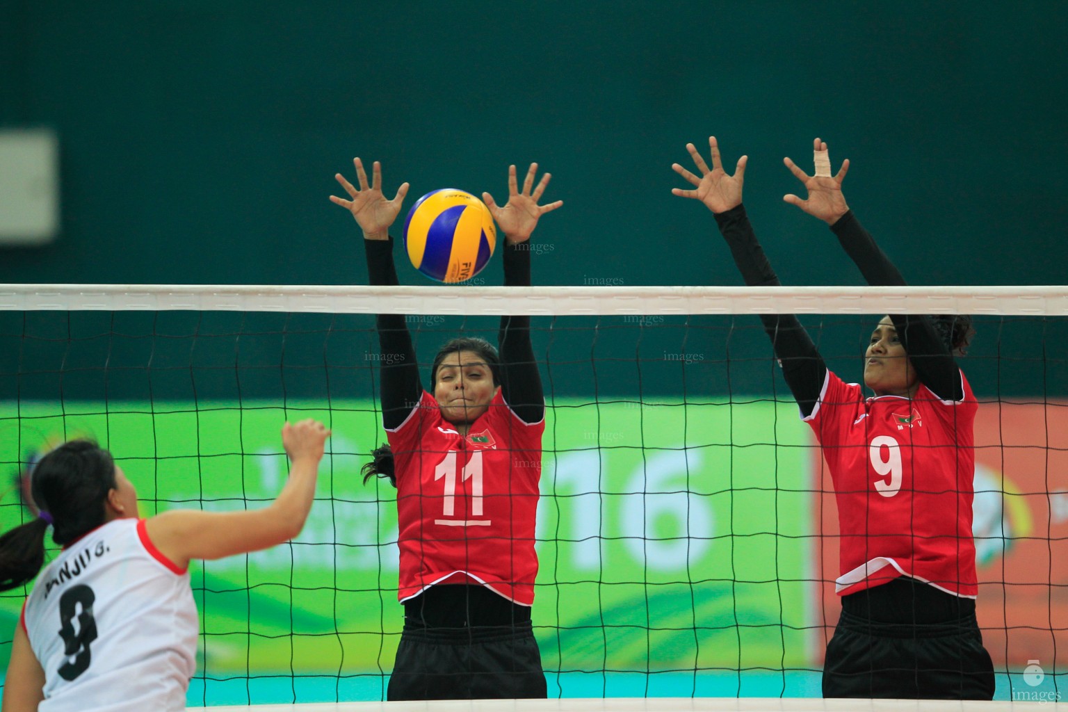 Maldives Volleyball Women's team played against Nepal in the bronze match in the South Asian Games in Guwahati, India, Tuesday, February. 09, 2016.  Maldives lost the game in straight sets 3 -0. (Images.mv Photo/ Hussain Sinan).
