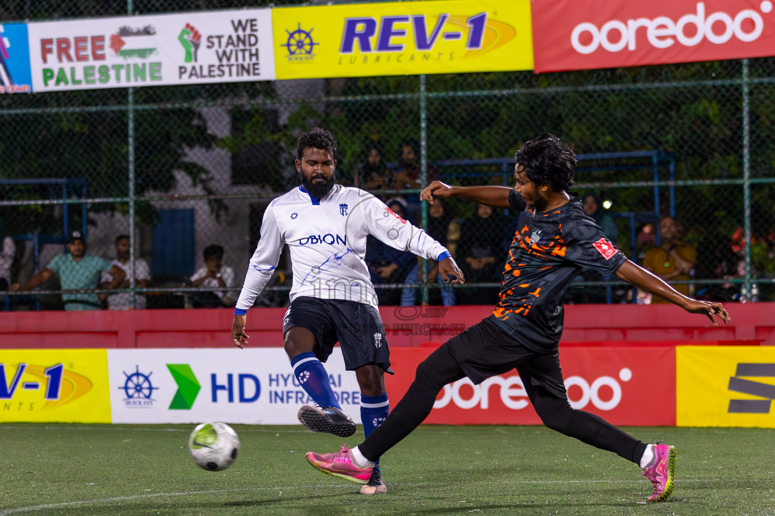 ADh Hangnaameedhoo vs ADh Omadhoo in Day 12 of Golden Futsal Challenge 2024 was held on Friday, 26th January 2024, in Hulhumale', Maldives
Photos: Ismail Thoriq / images.mv