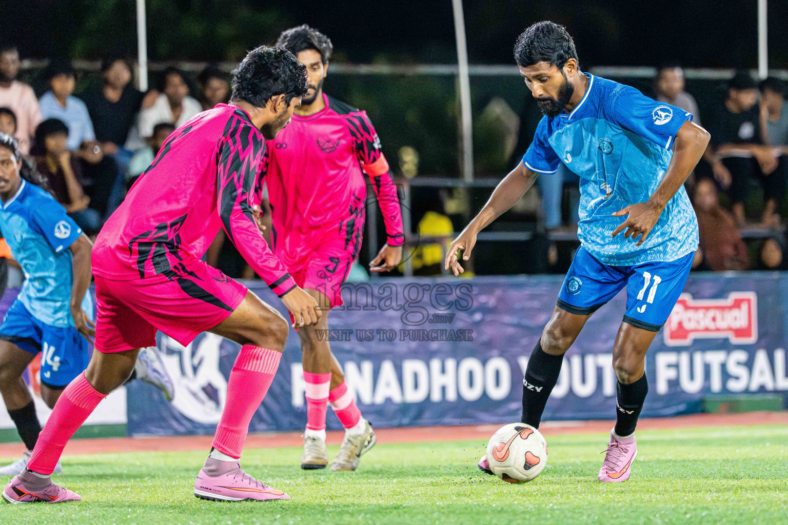 Goalhians VS Foemathi in Day 4 - Fonadhoo Youth Futsal Challenge 2025 held in Fonadhoo Futsal Stadium, L. Fonadhoo, Maldives on Wednesday, 29th October 2025 Photos: Arif Rasheed / images.mv