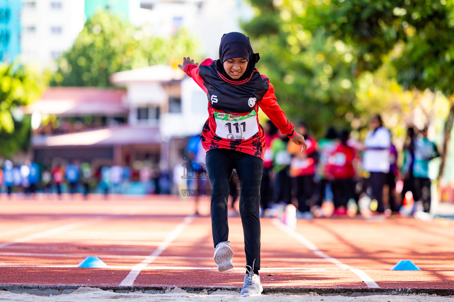 Day 1 of Inter-school Athletics Championship 2025 held in Ekuveni Synthetic Track, Male', Maldives on Monday, 06th October 2025. Photos by: Nausham Waheed / Images.mv