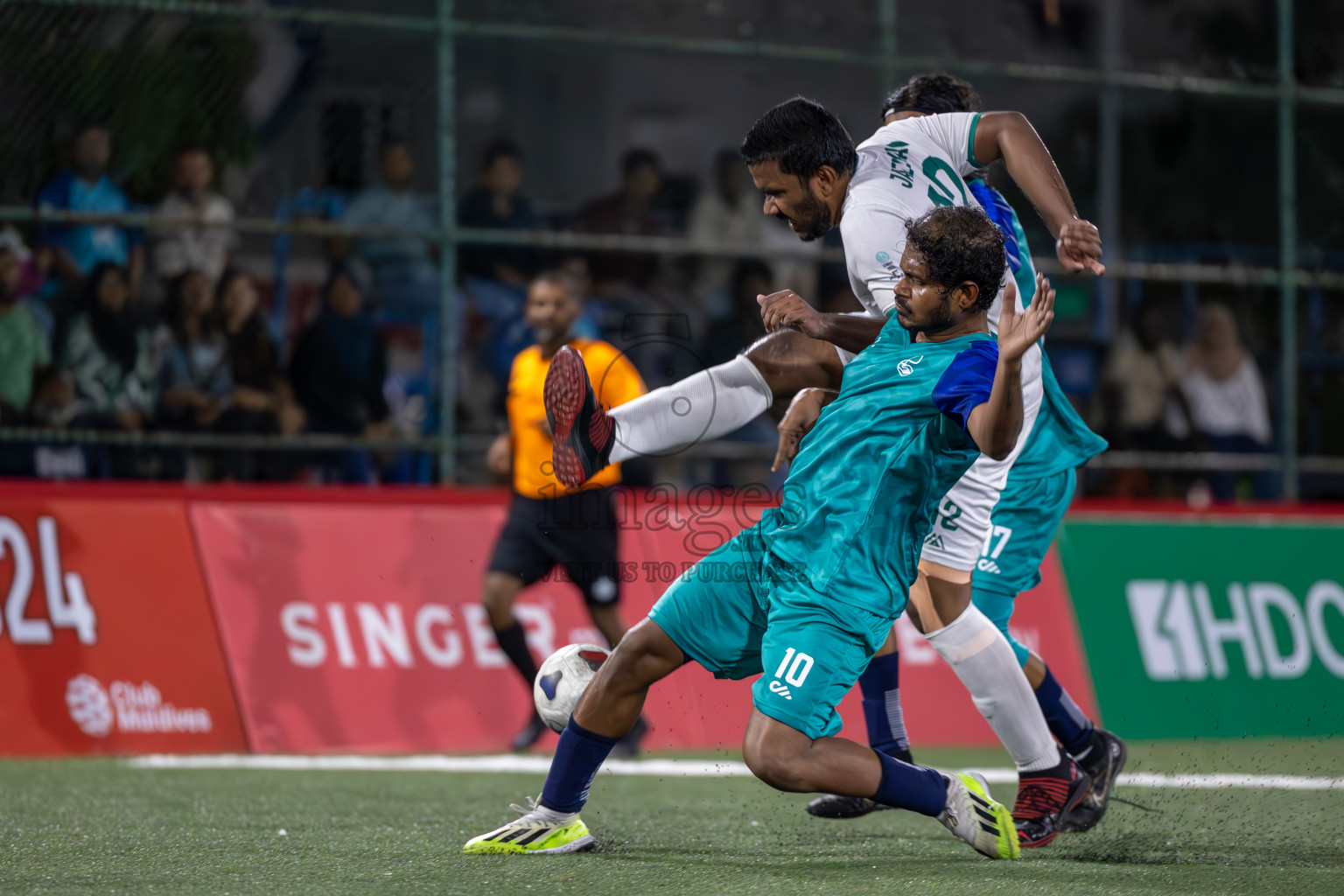 PO SC vs Hiyaa Club in Club Maldives Classic 2024 held in Rehendi Futsal Ground, Hulhumale', Maldives on Tuesday, 10th September 2024.
Photos: Ismail Thoriq / images.mv