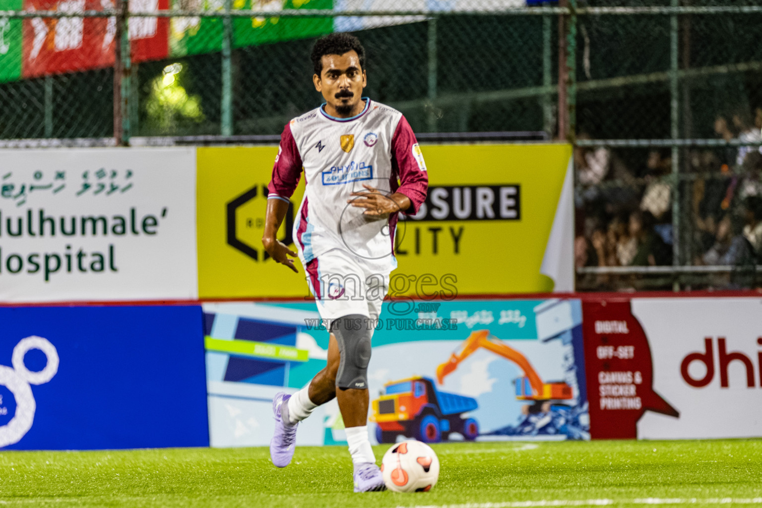 Kulhivaru Vuzara Club vs RRC in Kings Cup of Club Maldives Cup 2025 held in Rehendi Futsal Ground, Hulhumale', Maldives on Monday, 1st September 2025. Photos: Areef, Yasna / images.mv