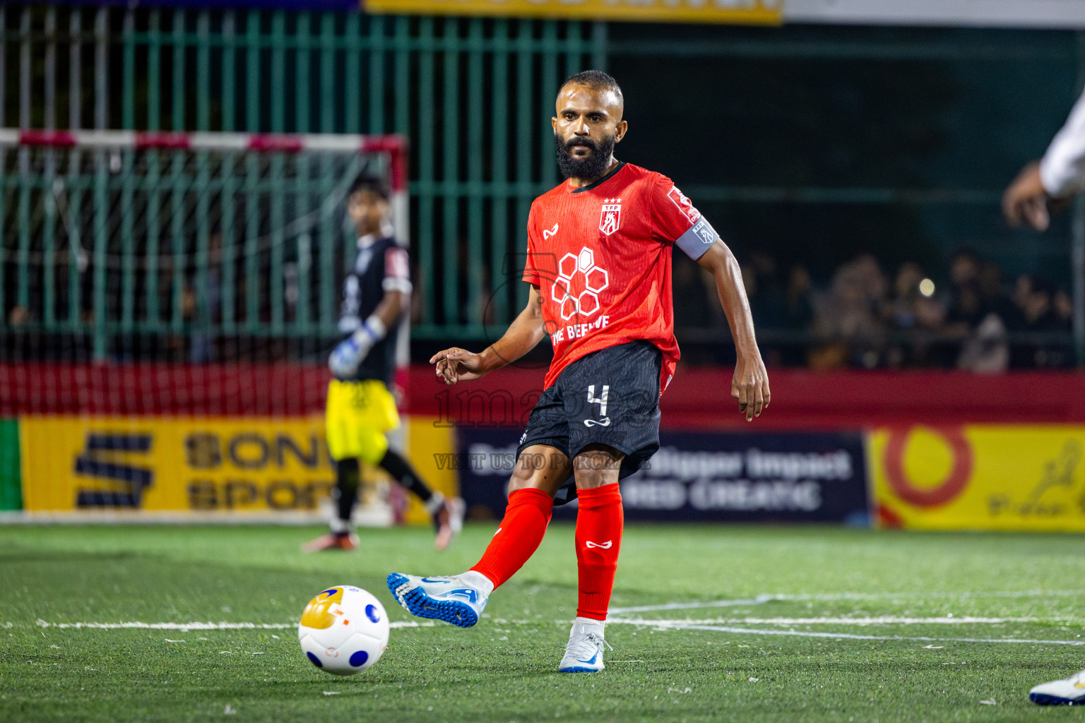 Th Omadhoo vs Th Thimarafushi in Day 18 of Golden Futsal Challenge 2025 was held on Wednesday, 22nd January 2025, in Hulhumale', Maldives. Photos: Nausham Waheed / images.mv