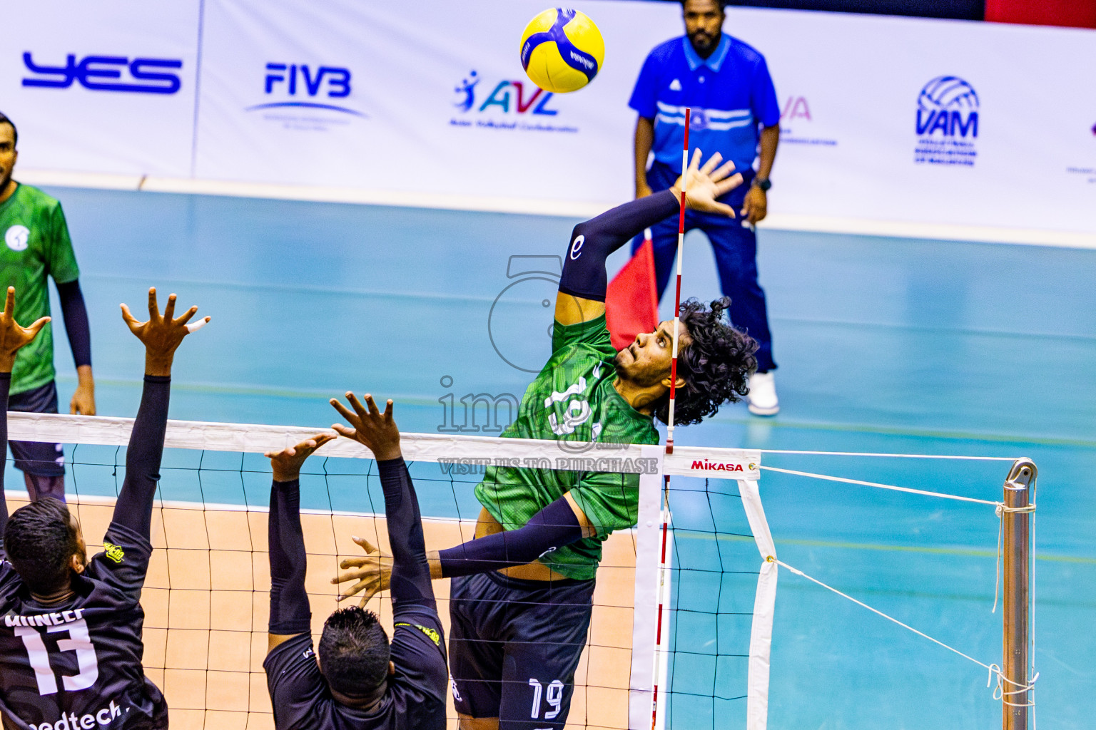 HDC vs DSC in Day 2 of MILO VAM Cup 2024 Men's Division was held in Social Center Indoor Hall on Tuesday, 29th October 2024. Photos: Nausham Waheed / images.mv