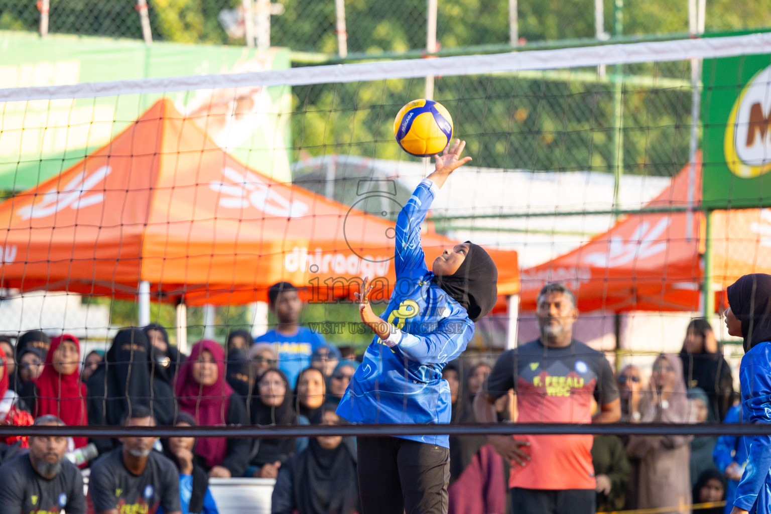 Day 10 of Interschool Volleyball Tournament 2024 was held in Ekuveni Volleyball Court at Male', Maldives on Sunday, 1st December 2024.
Photos: Ismail Thoriq / images.mv