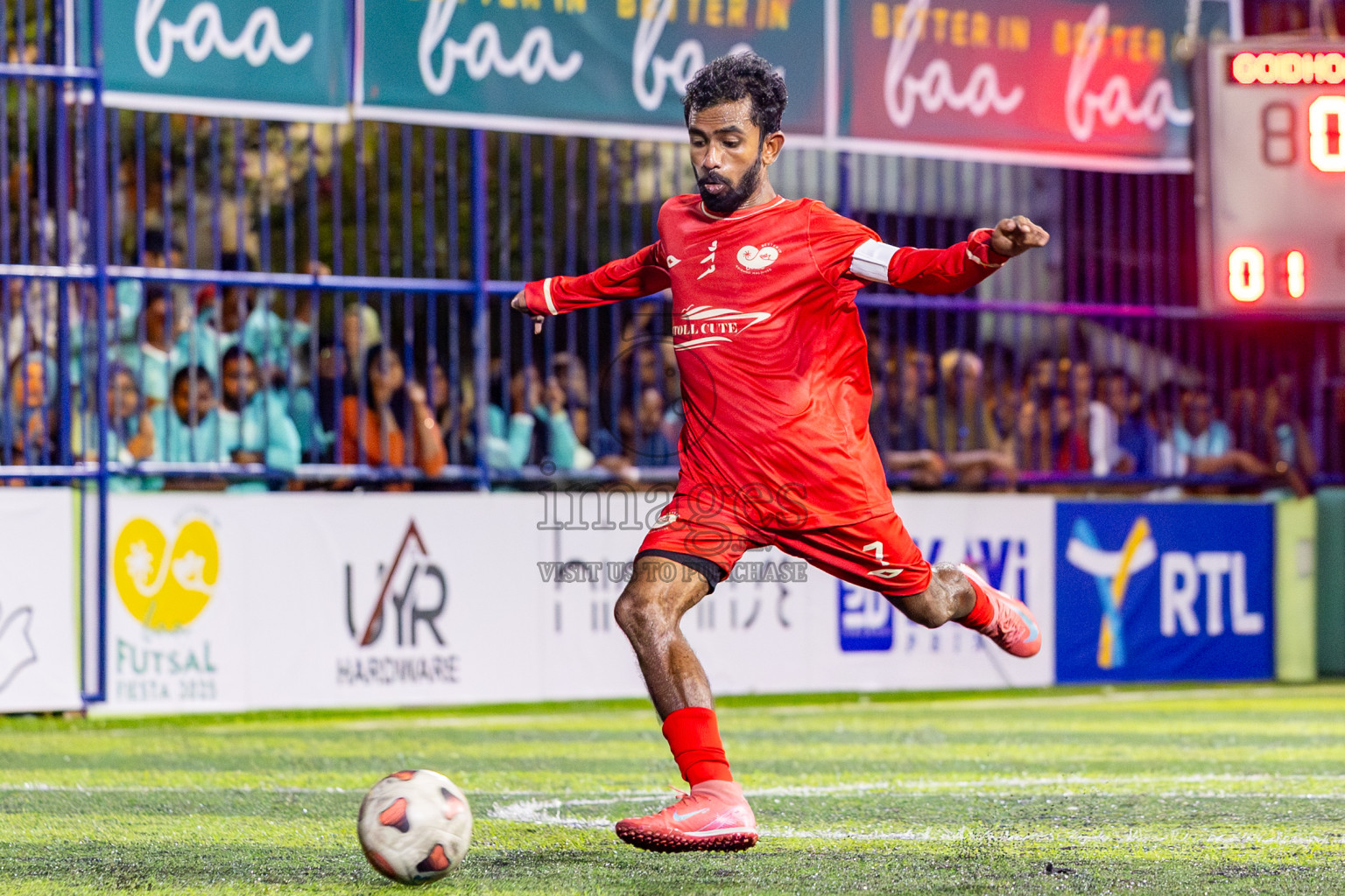 Goidhoo vs Dhonfan in Quater Finals of Better in Baa Futsal Fiesta 2025 Men's division held in B. Eydhafushi, Maldives on Thursday, 13th November 2025. Photos: Nausham Waheed / images.mv