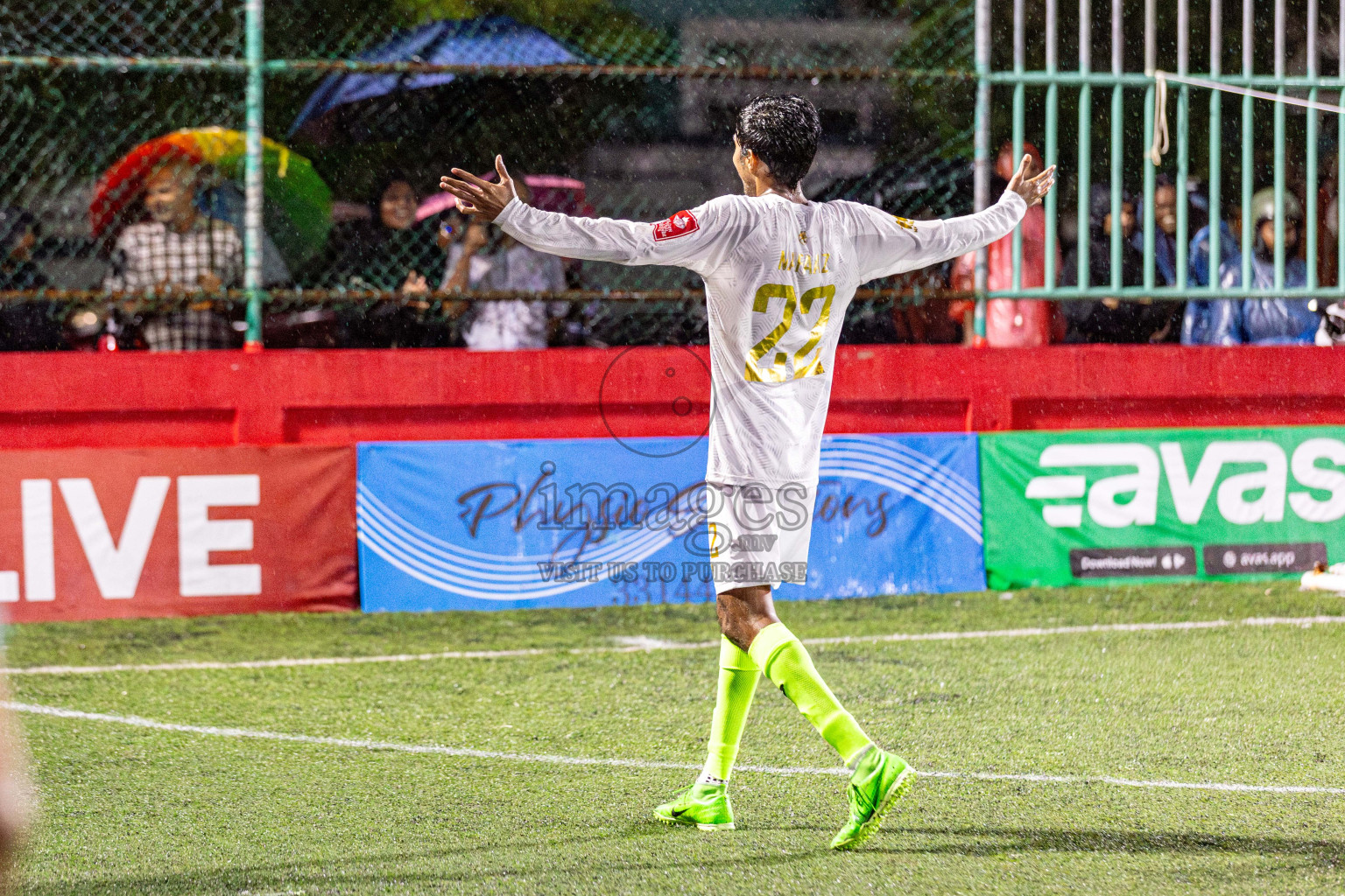 Lh. Hinnavaru VS Lh. Olhuvelifushi on Day 22 of Golden Futsal Challenge 2025 was held on Sunday, 26 January 2025, in Hulhumale', Maldives. 
Photos: Hassan Simah / images.mv