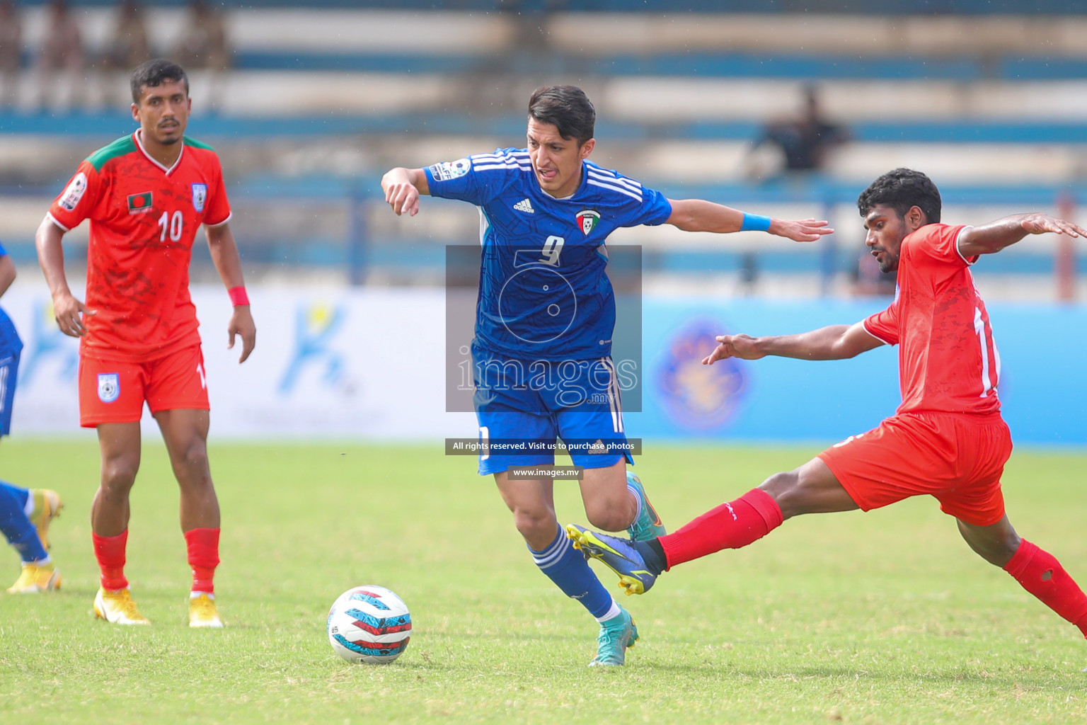 Kuwait vs Bangladesh in the Semi-final of SAFF Championship 2023 held in Sree Kanteerava Stadium, Bengaluru, India, on Saturday, 1st July 2023. Photos: Nausham Waheed, Hassan Simah / images.mv