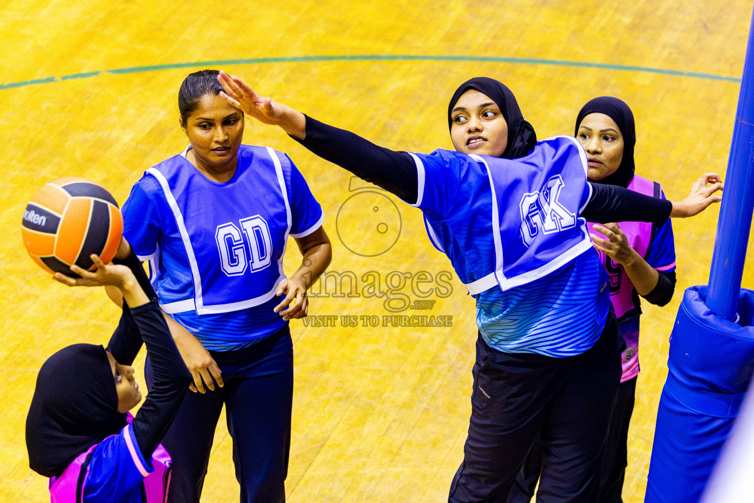 Kulhudhuffushi Youth & Recreation Club vs Sports Club Shining Star in Day 4 of 21st National Netball Tournament was held in Social Canter at Male', Maldives on Sunday, 19th May 2024. Photos: Nausham Waheed / images.mv