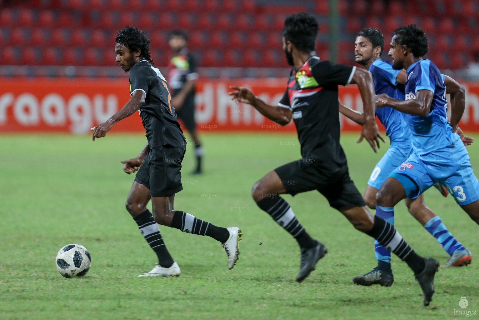 Dhiraagu Dhivehi Premier League 2018 - New Radiant SP vs Ckub Eagles in Male, Maldives, Sunday November 25, 2018. (Images.mv Photo/Suadh Abdul Sattar)