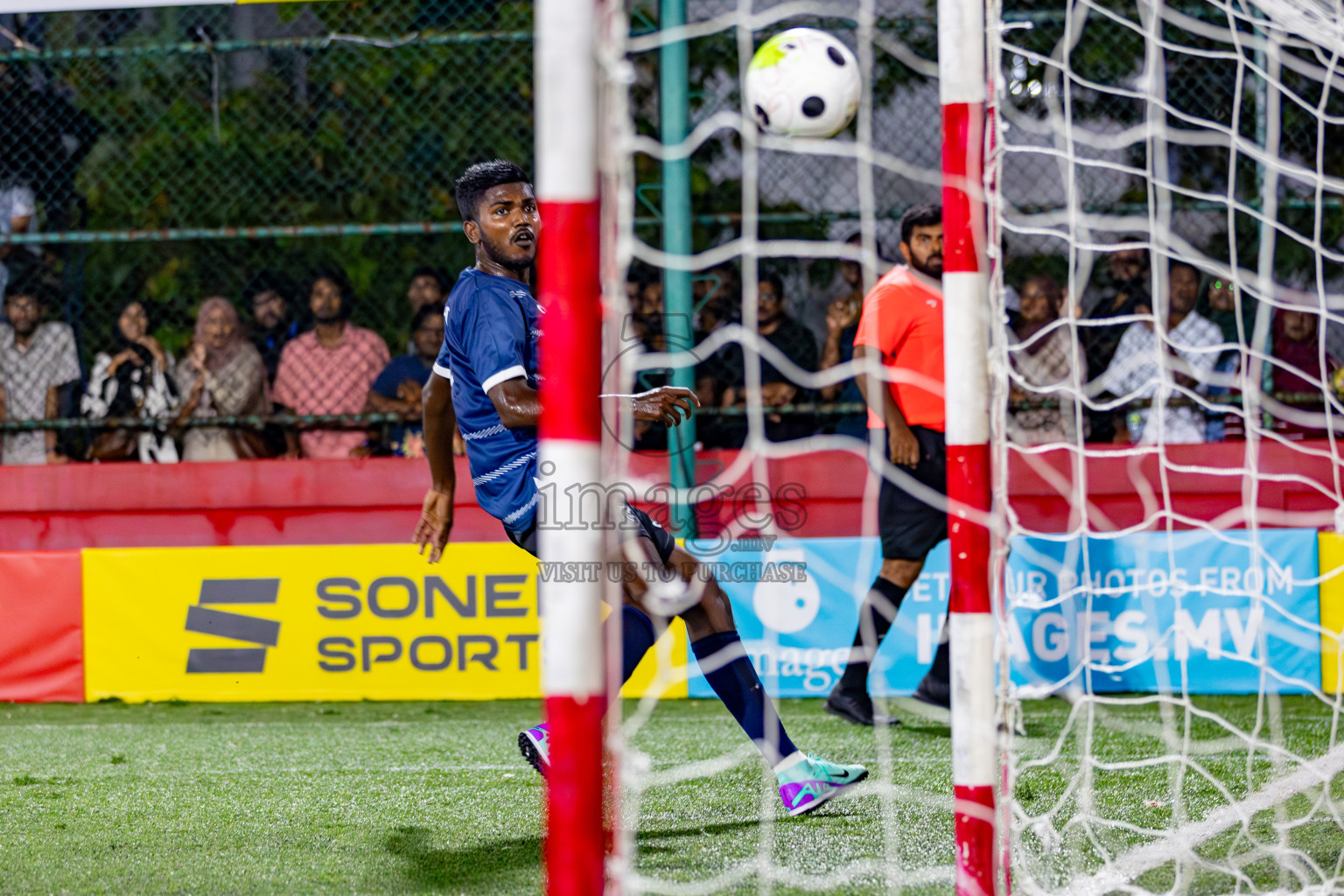 K. Gaafaru VS B. Eydhafushi on Day 36 of Golden Futsal Challenge 2024 was held on Wednesday, 21st February 2024, in Hulhumale', Maldives 
Photos: Hassan Simah/ images.mv