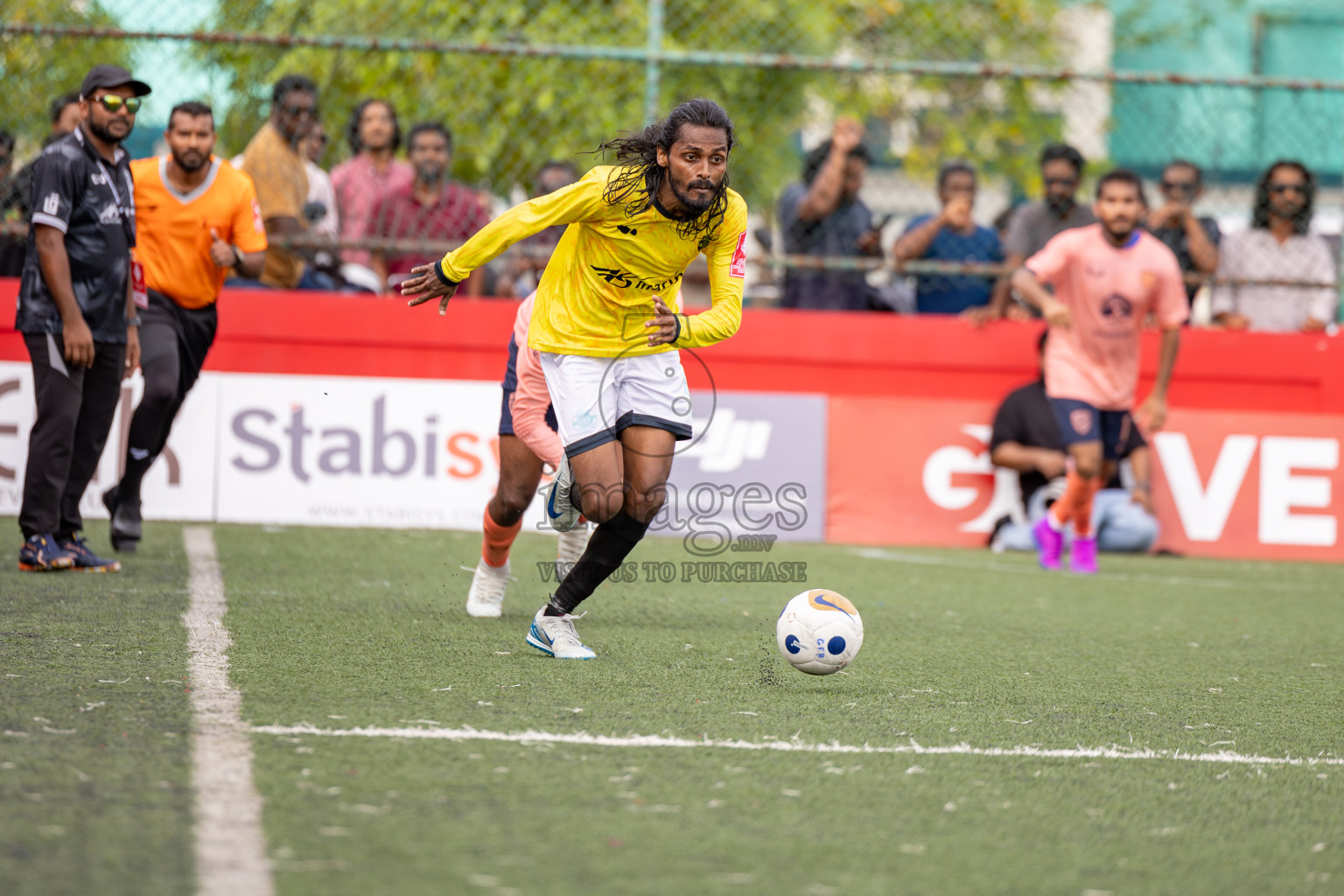 GDh Vaadhoo vs GDh Gadhdhoo in Day 12 of Golden Futsal Challenge 2025 was held on Thursday, 16th January 2025, in Hulhumale', Maldives Photos: Ismail Thoriq / images.mv