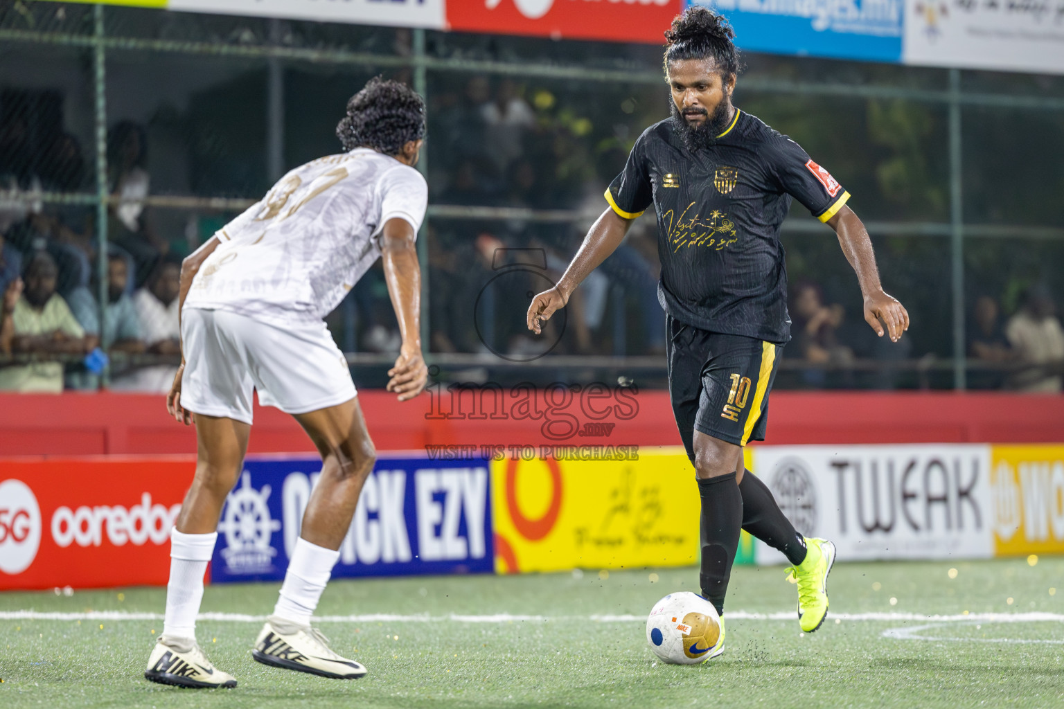 HDh Nolhivaranfaru vs HDh Makunudhoo in Day 1 of Golden Futsal Challenge 2025 on Sunday, 5th January 2025, in Hulhumale', Maldives
Photos: Ismail Thoriq / images.mv