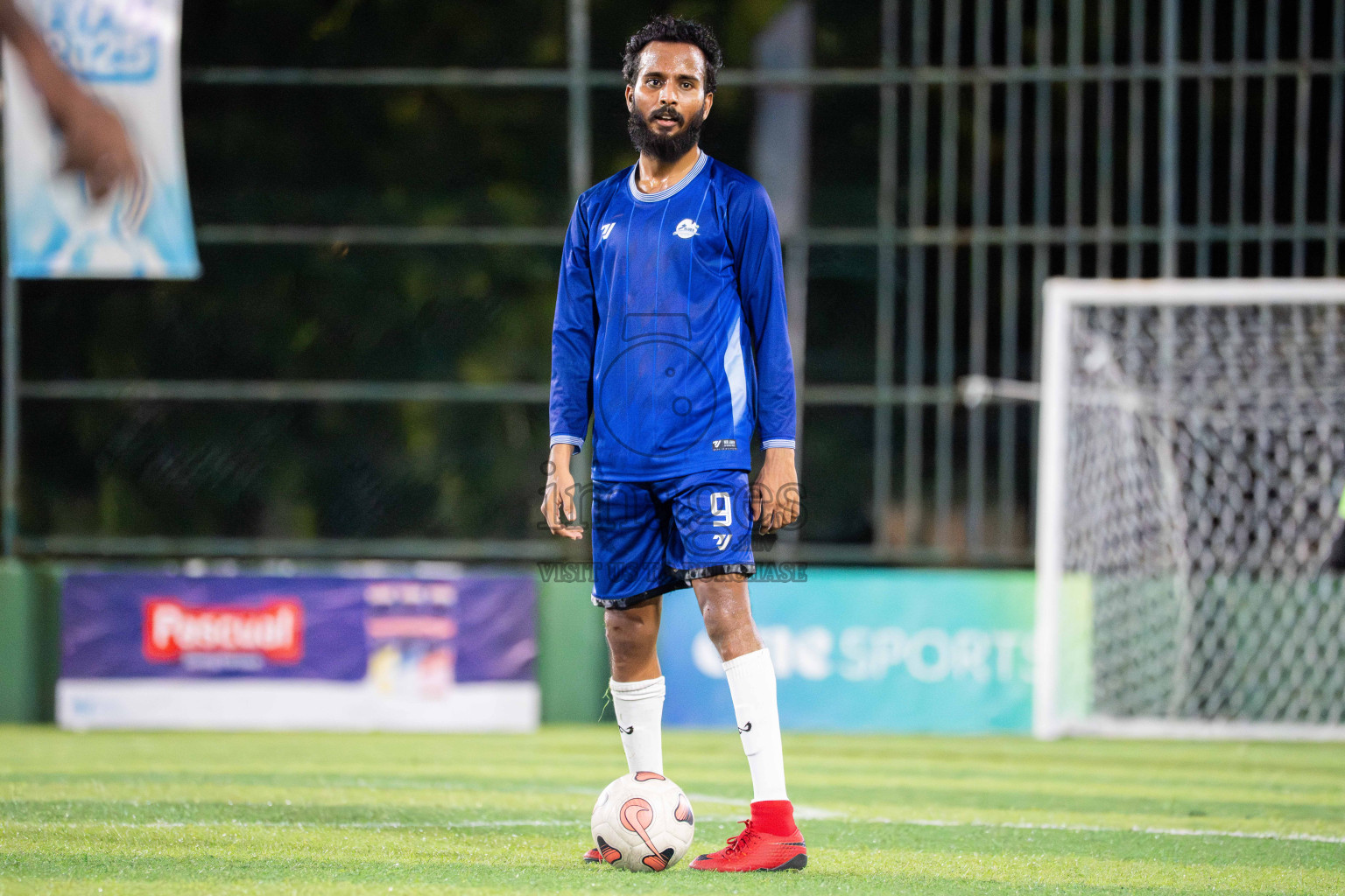 Foemathi VS Laamu Blues in Day 3 - Fonadhoo Youth Futsal Challenge 2025 held in Fonadhoo Futsal Stadium, L. Fonadhoo, Maldives on Tuesdat, 28th October 2025 Photos: Arif Rasheed / images.mv