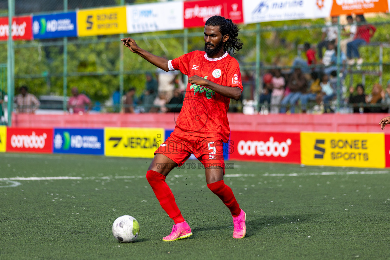 Th. Buruni vs Th. Gaadhiffushi in Day 6 of Golden Futsal Challenge 2024 was held on Saturday, 20th January 2024, in Hulhumale', Maldives 
Photos: Hassan Simah / images.mv