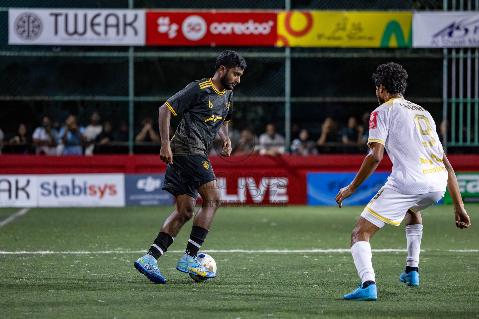 B Fehendhoo VS B Eydhafushi in Day 21 of Golden Futsal Challenge 2025 was held on Saturday, 25 January 2025, in Hulhumale', Maldives. 
Photos: Hassan Simah / images.mv