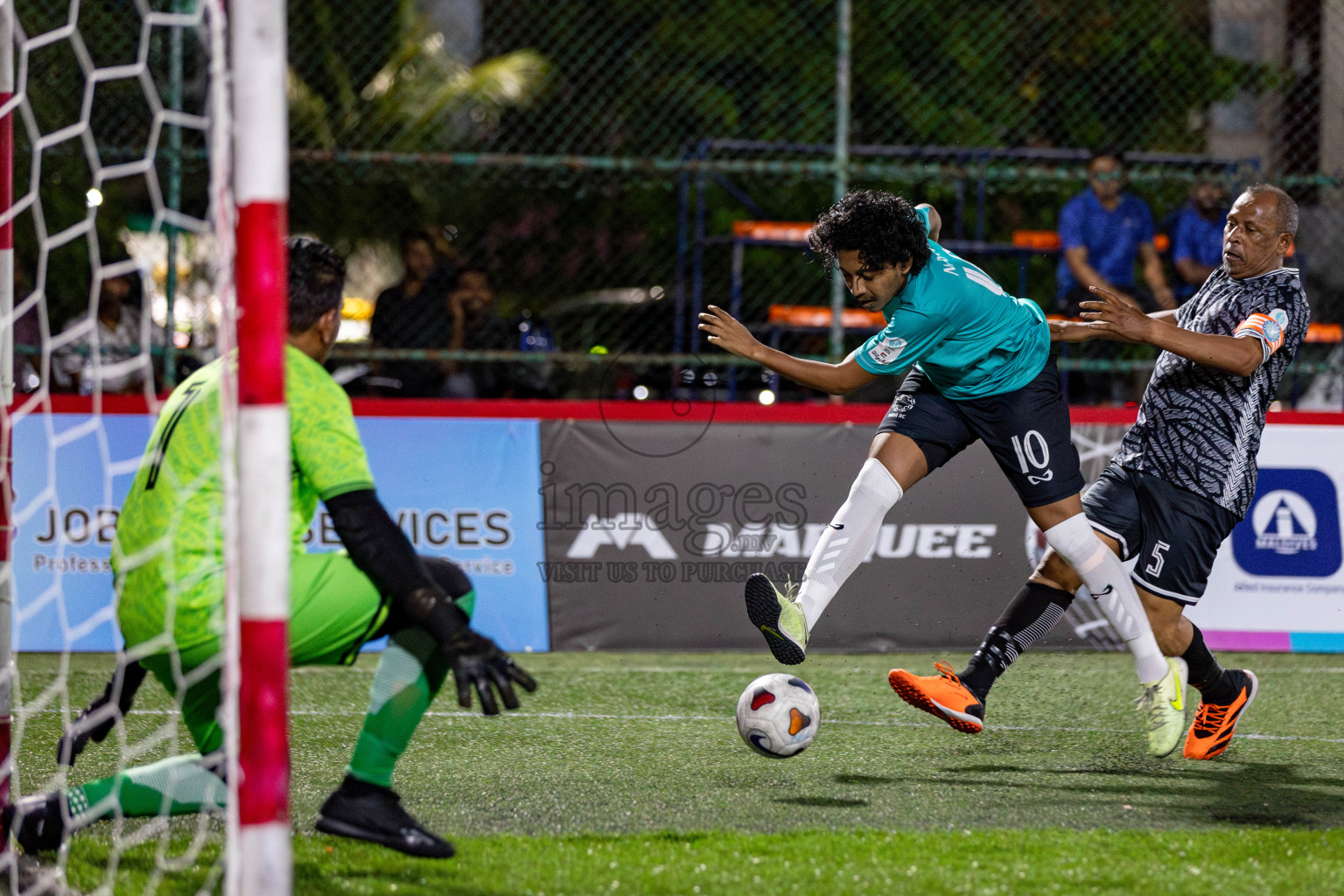 MIRA RC VS CLUB CVC in Club Maldives Classic 2024 held in Rehendi Futsal Ground, Hulhumale', Maldives on Sunday, 8th September 2024. 
Photos: Hassan Simah / images.mv