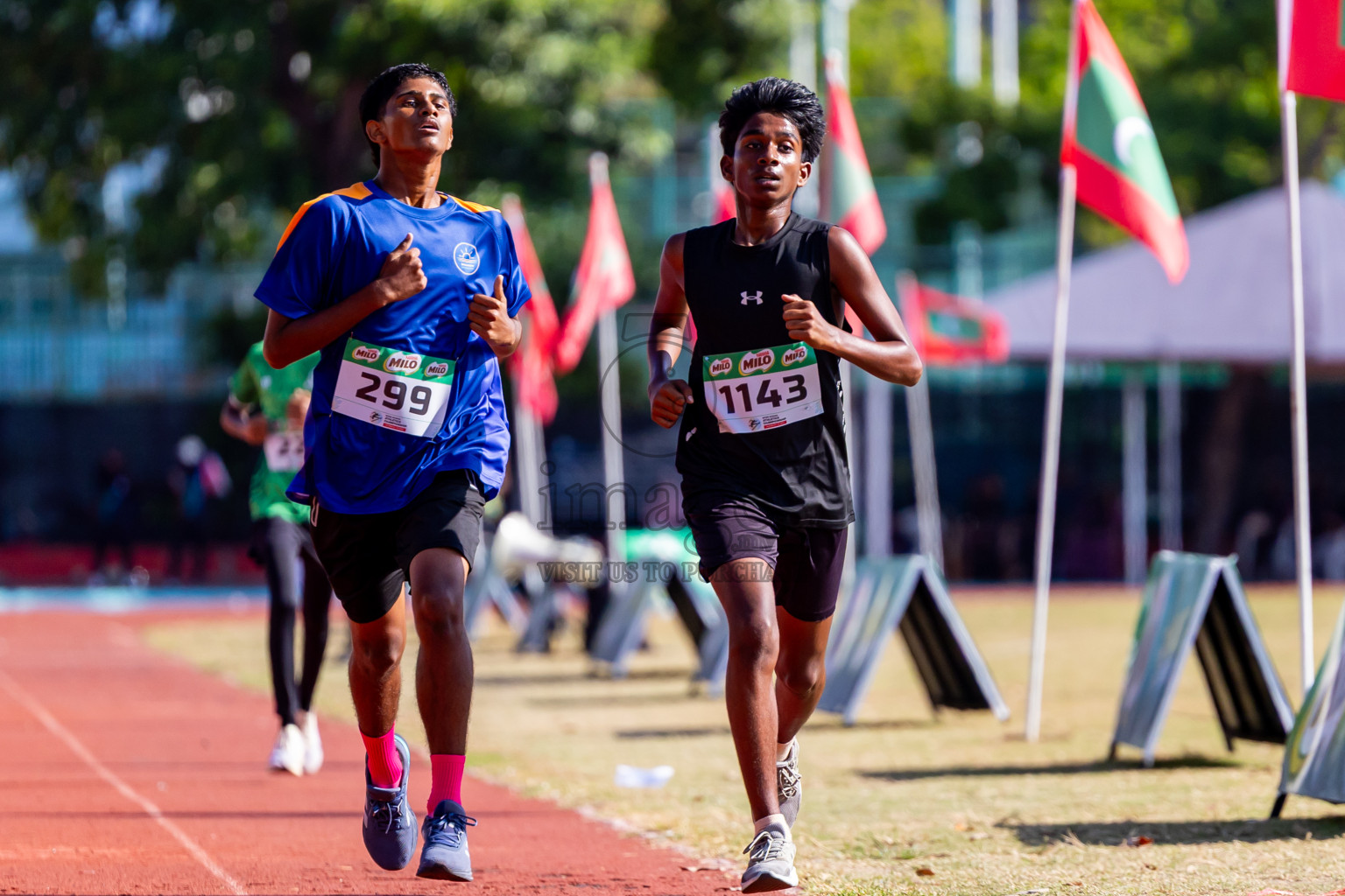 Day 2 of Inter-school Athletics Championship 2025 held in Ekuveni Synthetic Track, Male', Maldives on Tuesday, 07th October 2025. Photos by: Nausham Waheed / Images.mv