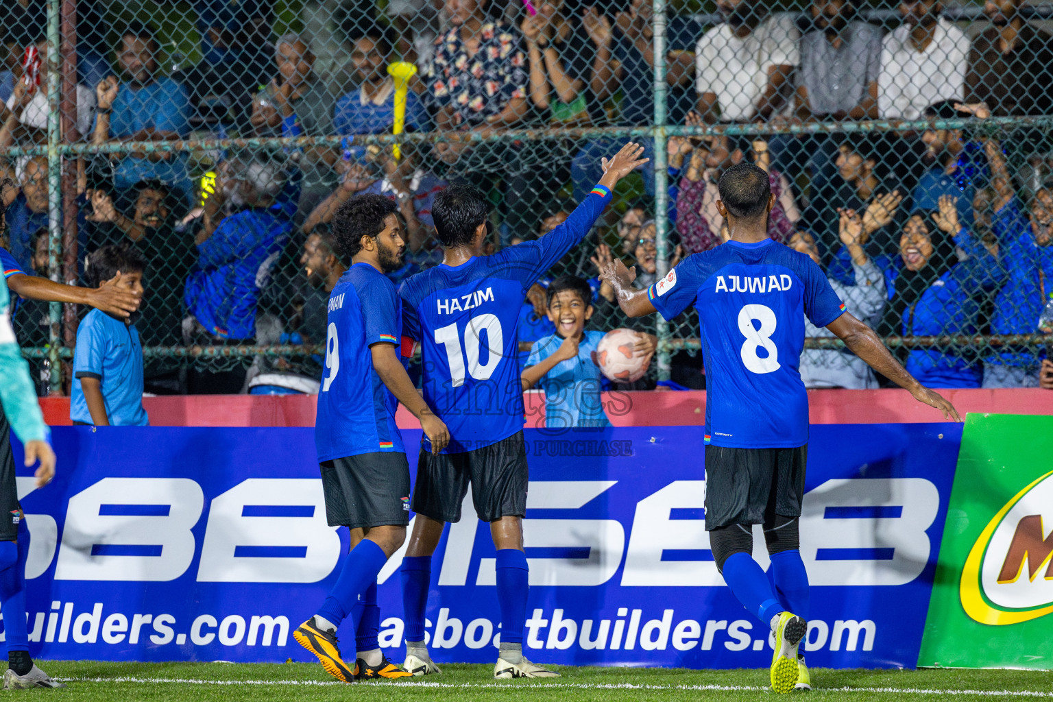 Team FENAKA vs MSRC (Maldivian) in Day 8 of Club Maldives Cup 2025 was held in Rehendhi Futsal Ground, Hulhumale', Maldives on Wednesday, 8th October 2025.
Photos: Ismail Thoriq / images.mv