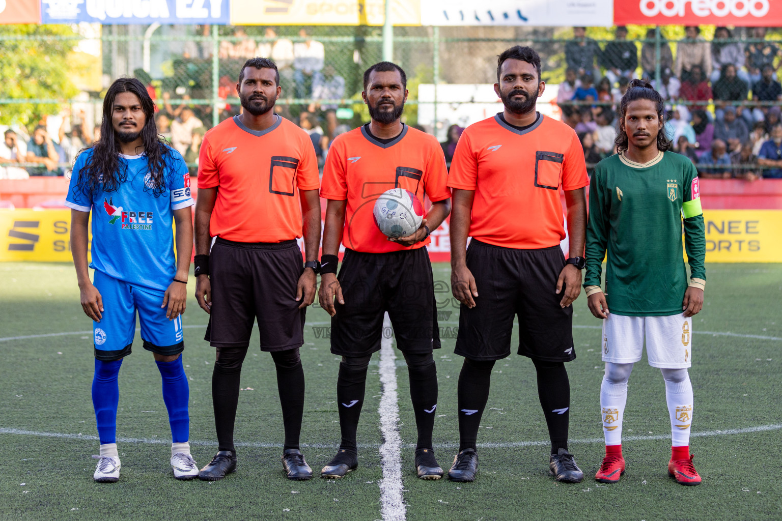 Th.Veymandoo VS Th.Thimarafushi in Day 6 of Golden Futsal Challenge 2024 was held on Saturday, 20th January 2024, in Hulhumale', Maldives 
Photos: Hassan Simah / images.mv