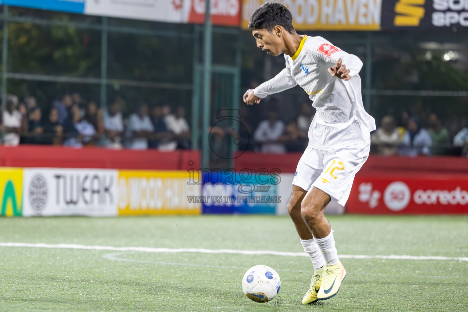 V Fulidhoo vs V Keyodhoo in Day 15 of Golden Futsal Challenge 2025 was held on Sunday, 19th January 2025, in Hulhumale', Maldives. Photos: Ismail Thoriq / images.mv