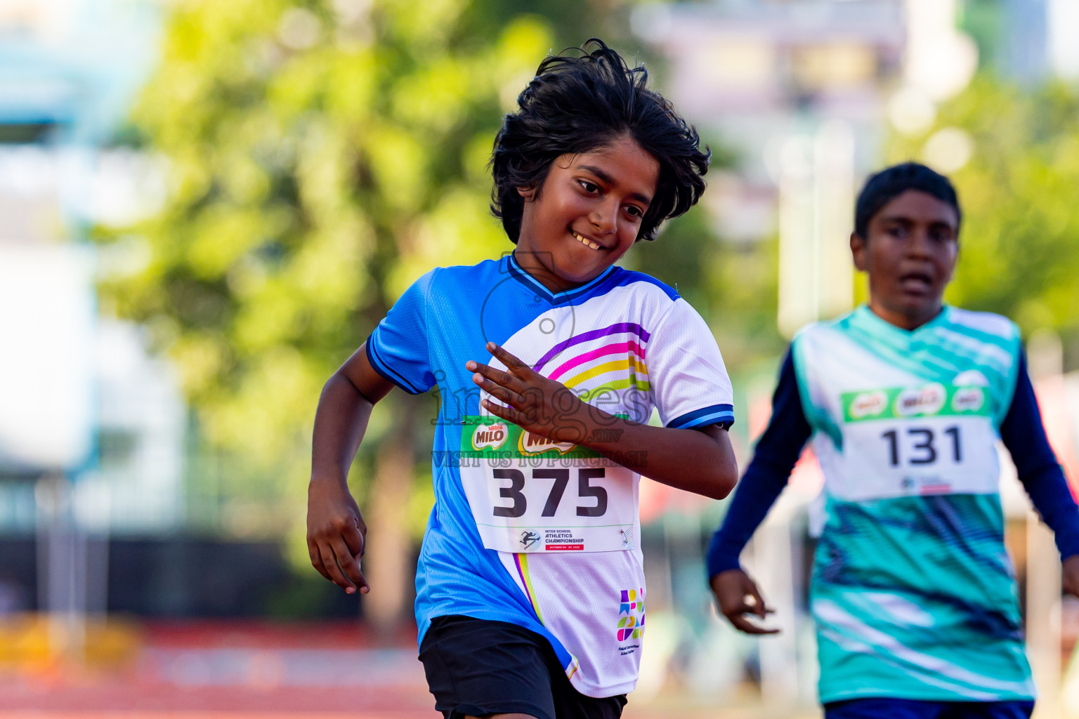 Day 2 of Inter-school Athletics Championship 2025 held in Ekuveni Synthetic Track, Male', Maldives on Tuesday, 07th October 2025. Photos by: Nausham Waheed / Images.mv