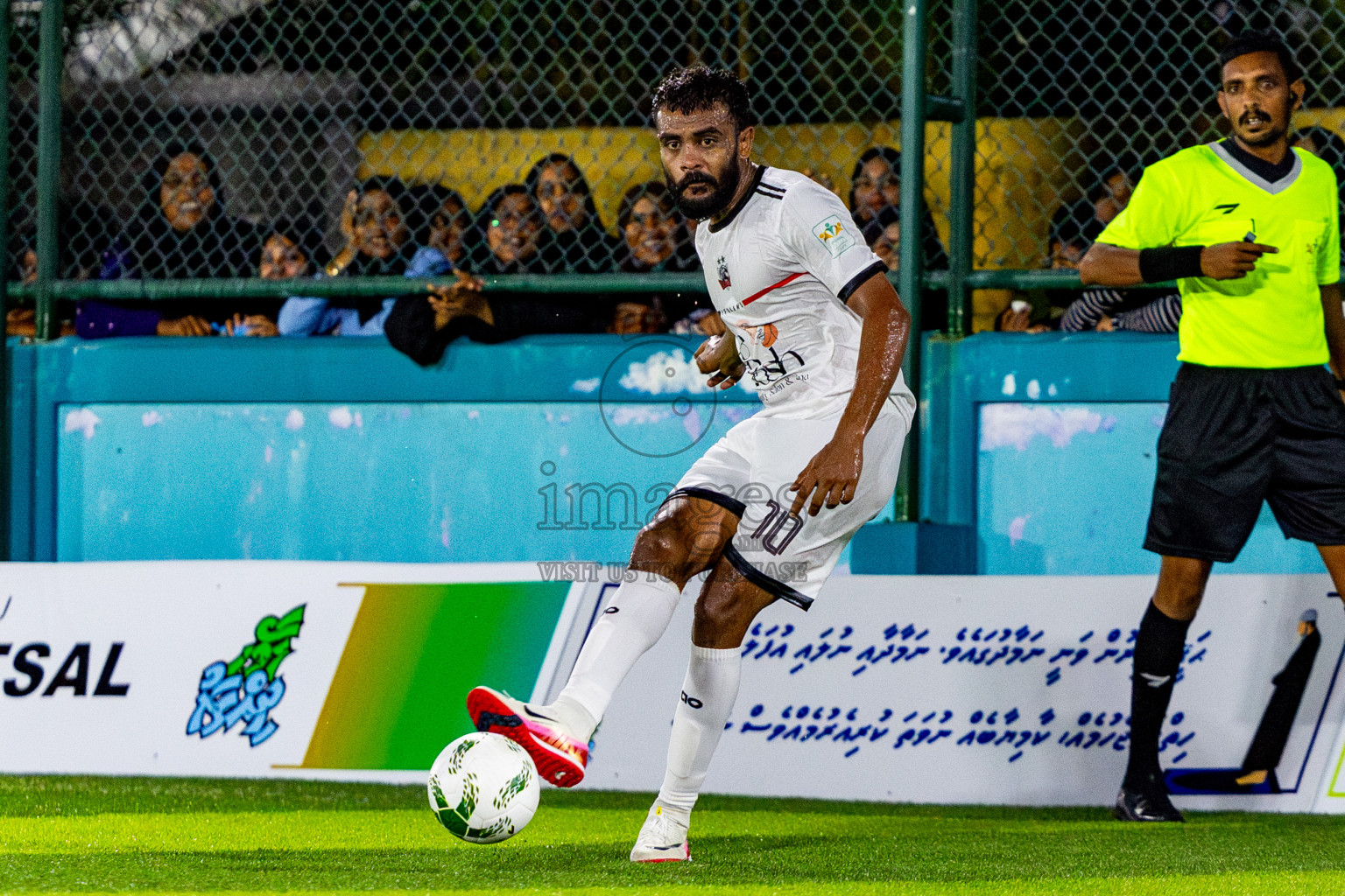 Ifhaams vs Comienzo fc in Semi Finals of Laamehi Dhiggaru Ekuveri Futsal Challenge 2025 was held on Sunday, 27th July 2025, at Dhiggaru Futsal Ground, Dhiggaru, Maldives Photos: Nausham Waheed  / images.mv