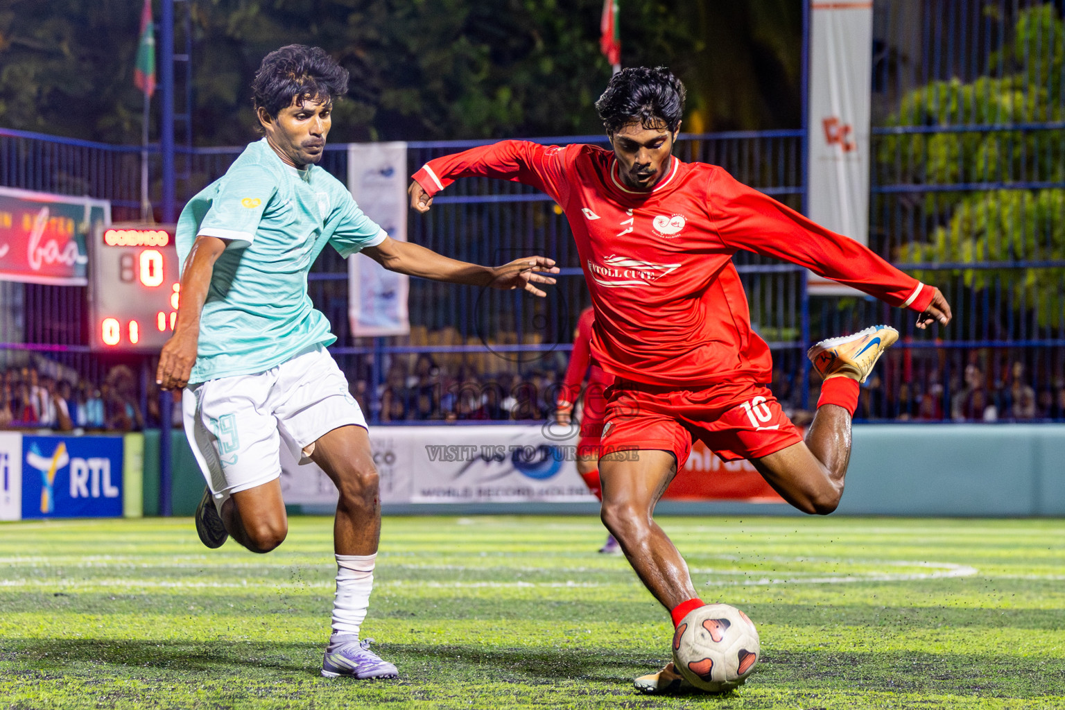 Goidhoo vs Dhonfan in Quater Finals of Better in Baa Futsal Fiesta 2025 Men's division held in B. Eydhafushi, Maldives on Thursday, 13th November 2025. Photos: Nausham Waheed / images.mv