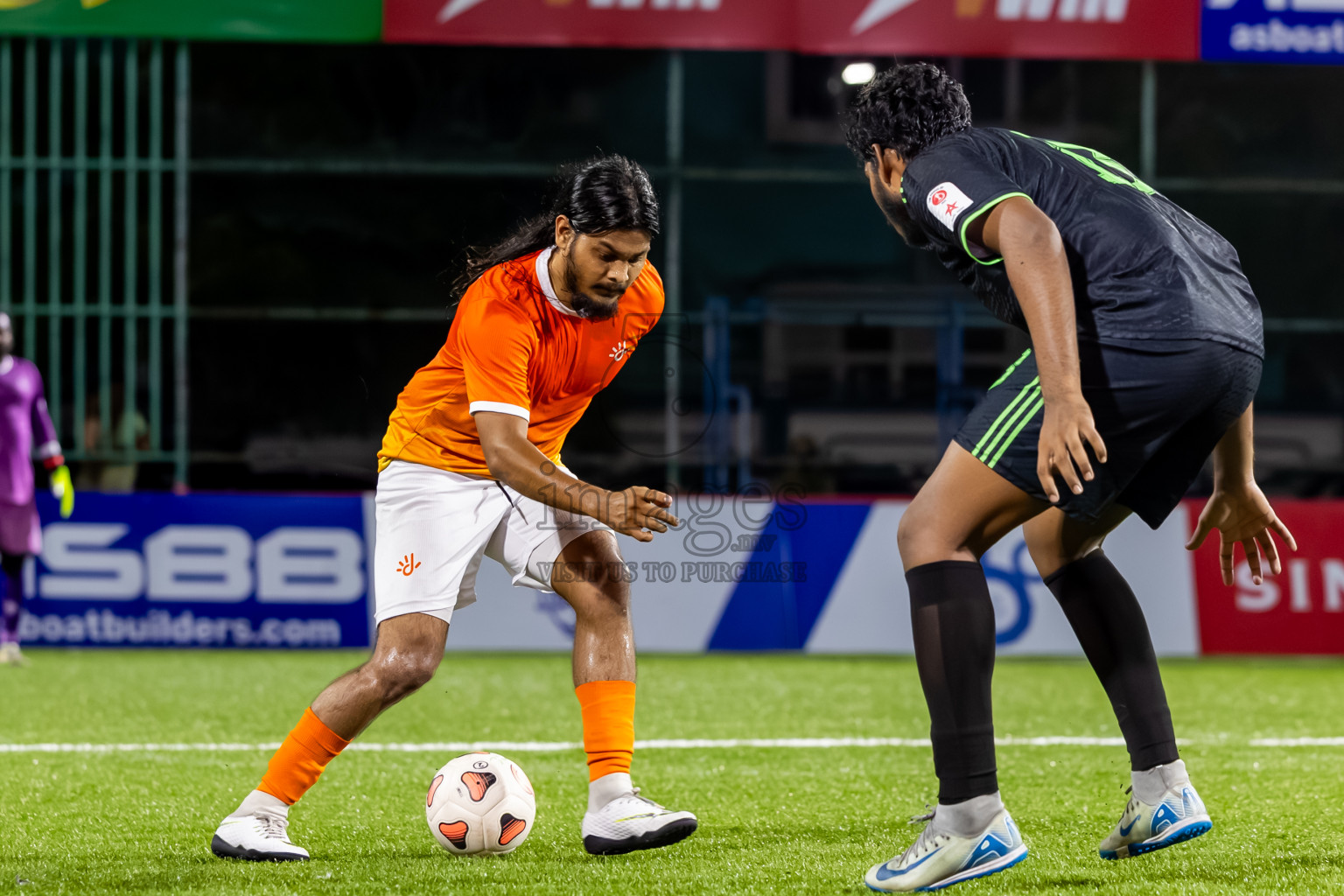 Dhiraagu vs AVSEC in Day 6 of Club Maldives Cup 2025 was held in Rehendhi Futsal Ground, Hulhumale', Maldives on Saturday, 4th October 2025. Photos: Nausham Waheed / images.mv