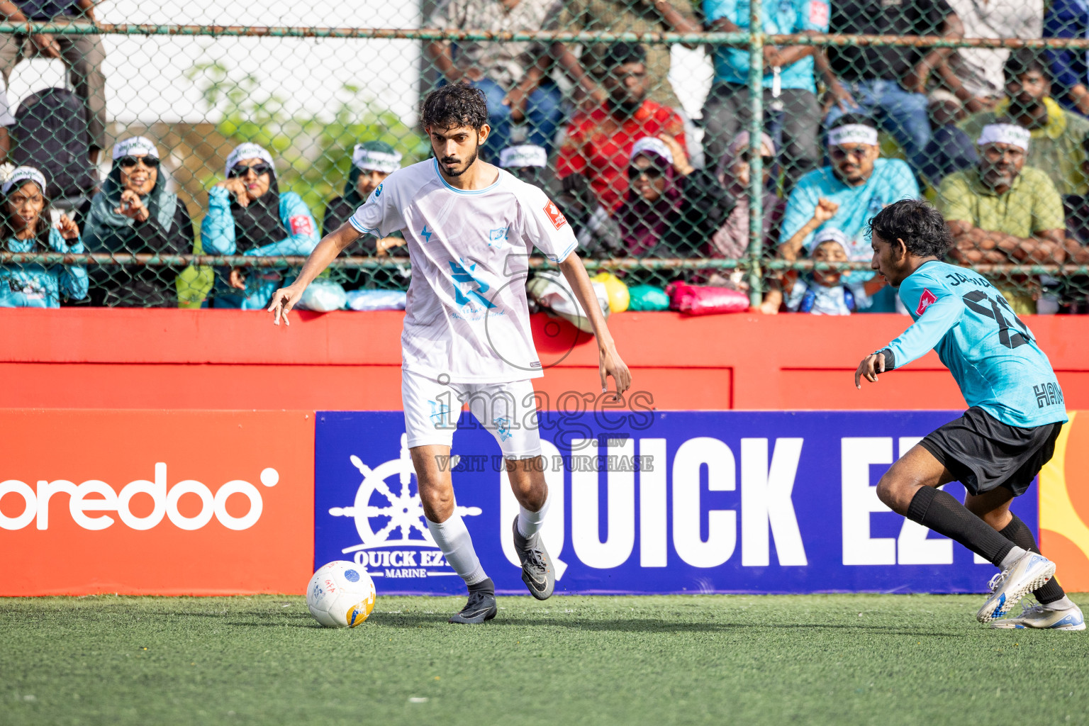 AA. Thoddoo VS AA. Himandhoo in Day 7 of Golden Futsal Challenge 2025 was held on Saturday, 11th January 2025, in Hulhumale', Maldives Photos: Hassan Simah / images.mv