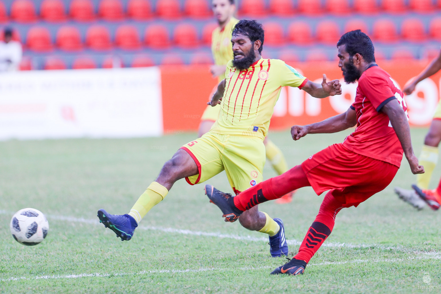 TC Sports Club vs Victory Sports Club in Dhiraagu Dhivehi Premier League 2018 in Male, Maldives, Monday  October 22, 2018. (Images.mv Photo/Suadh Abdul Sattar)