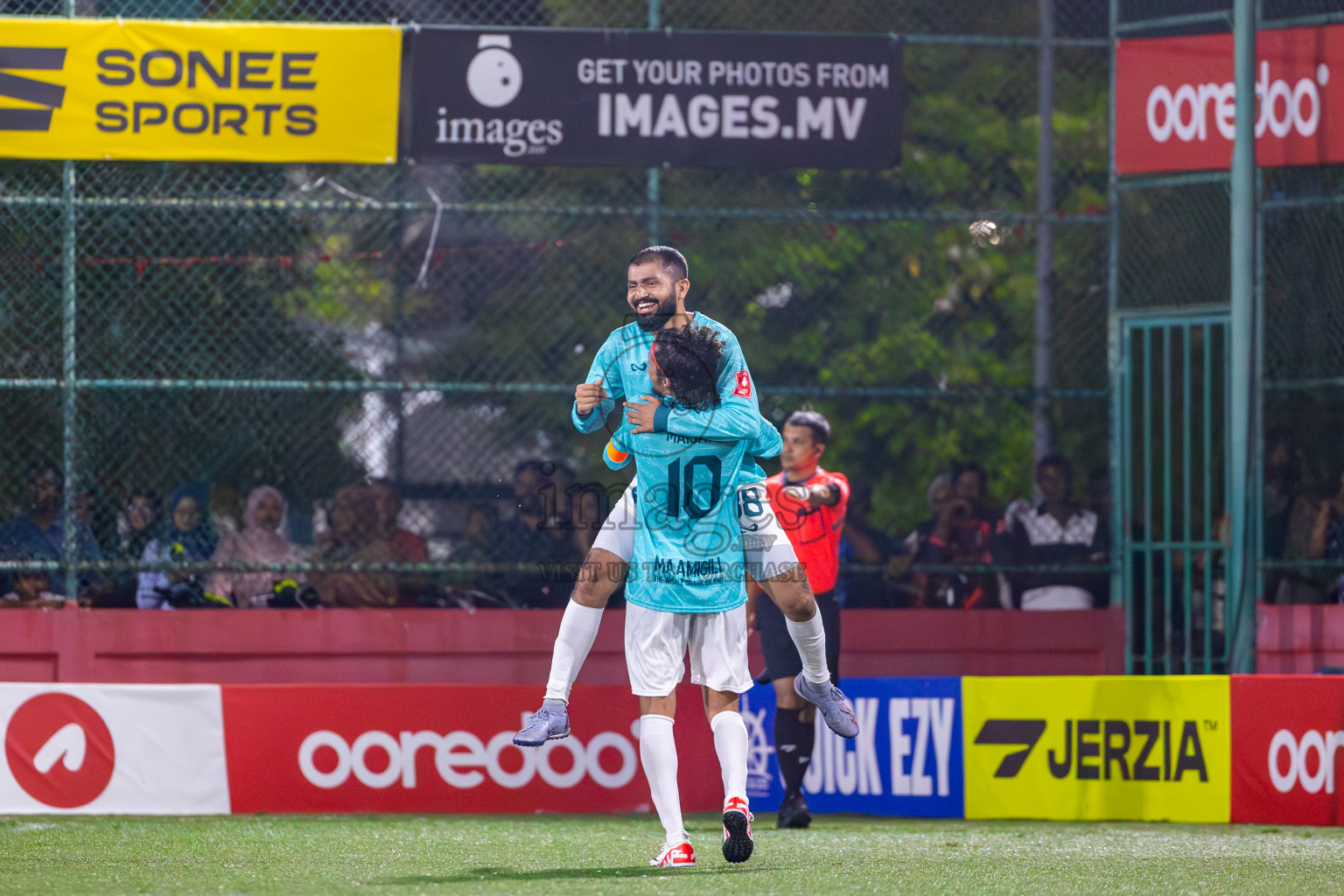 AA Mathiveri vs ADh Maamigili on Day 34 of Golden Futsal Challenge 2024 was held on Monday, 19th February 2024, in Hulhumale', Maldives
Photos: Mohamed Mahfooz Moosa / images.mv