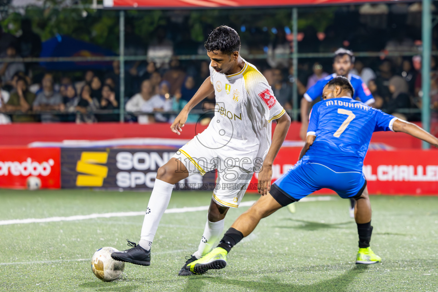 B Eydhafushi vs Lh Kurendhoo in Zone Round on Day 31 of Golden Futsal Challenge 2025 was held on Tuesday, 4th February 2025, in Hulhumale', Maldives.
Photos: Ismail Thoriq / images.mv