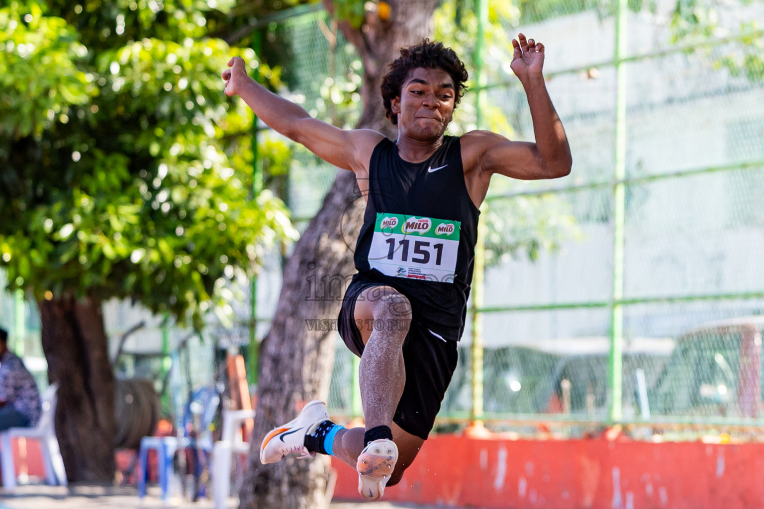Day 2 of Inter-school Athletics Championship 2025 held in Ekuveni Synthetic Track, Male', Maldives on Tuesday, 07th October 2025. Photos by: Nausham Waheed / Images.mv