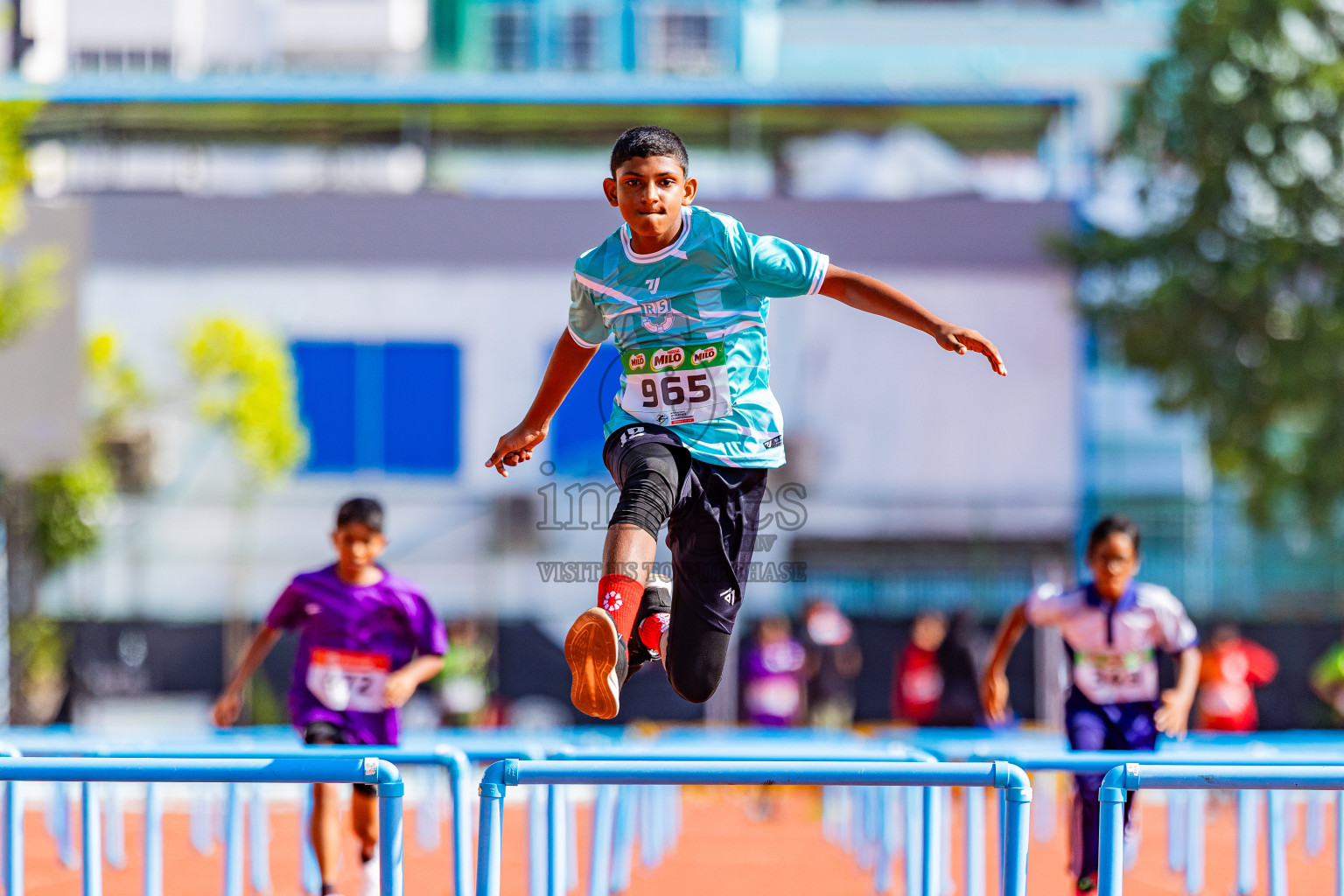 Day 2 of Inter-school Athletics Championship 2025 held in Ekuveni Synthetic Track, Male', Maldives on Tuesday, 07th October 2025. Photos by: Areef Adam / Images.mv