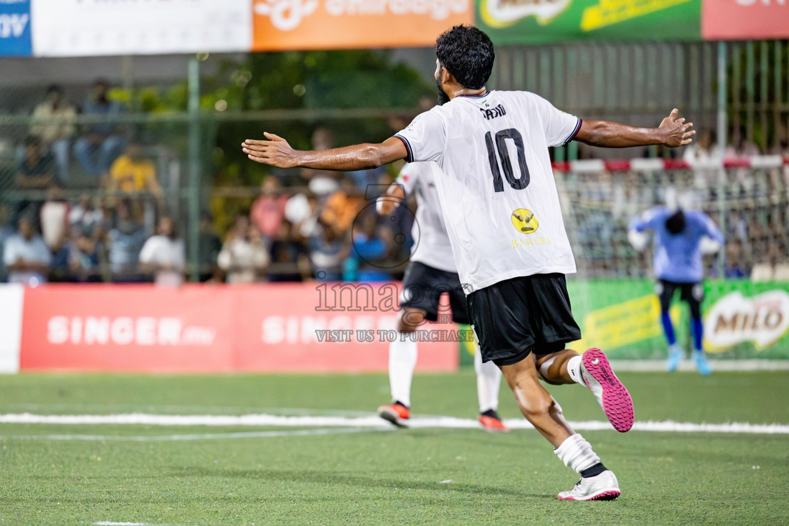 TEAM BADHAHI vs KULHIVARU VUZARA CLUB in the Semi-finals of Club Maldives Classic 2024 held in Rehendi Futsal Ground, Hulhumale', Maldives on Tuesday, 19th September 2024. 
Photos: Ismail Thoriq / images.mv