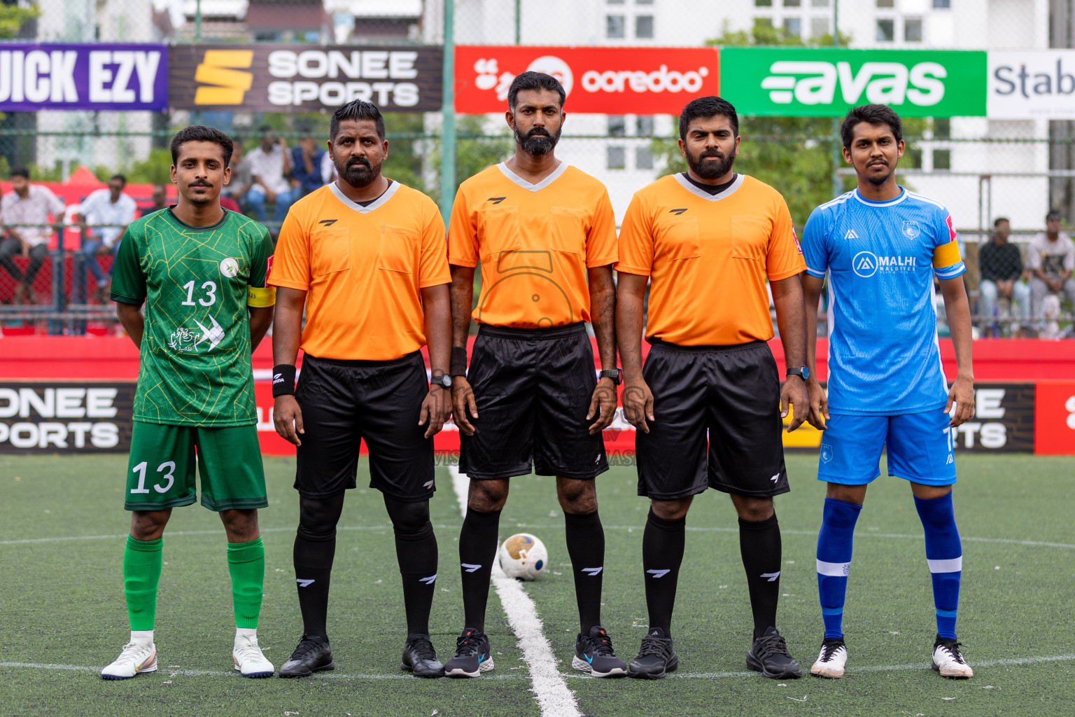 R Maduvvari VS R Alifushi in Day 6 of Golden Futsal Challenge 2025 on Friday, 6th January 2025, in Hulhumale', Maldives 
Photos: Hassan Simah / images.mv