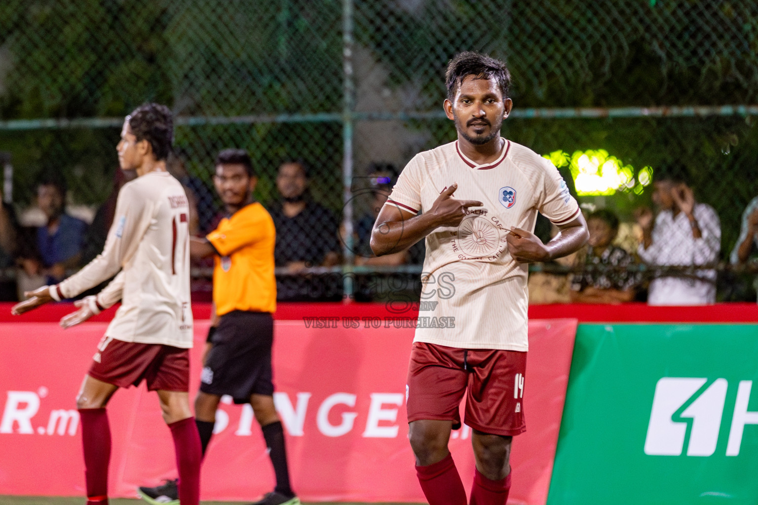 CLUB 220 vs HPSN in the Quarter Finals of Club Maldives Classic 2024 held in Rehendi Futsal Ground, Hulhumale', Maldives on Tuesday, 17th September 2024. 
Photos: Hassan Simah / images.mv