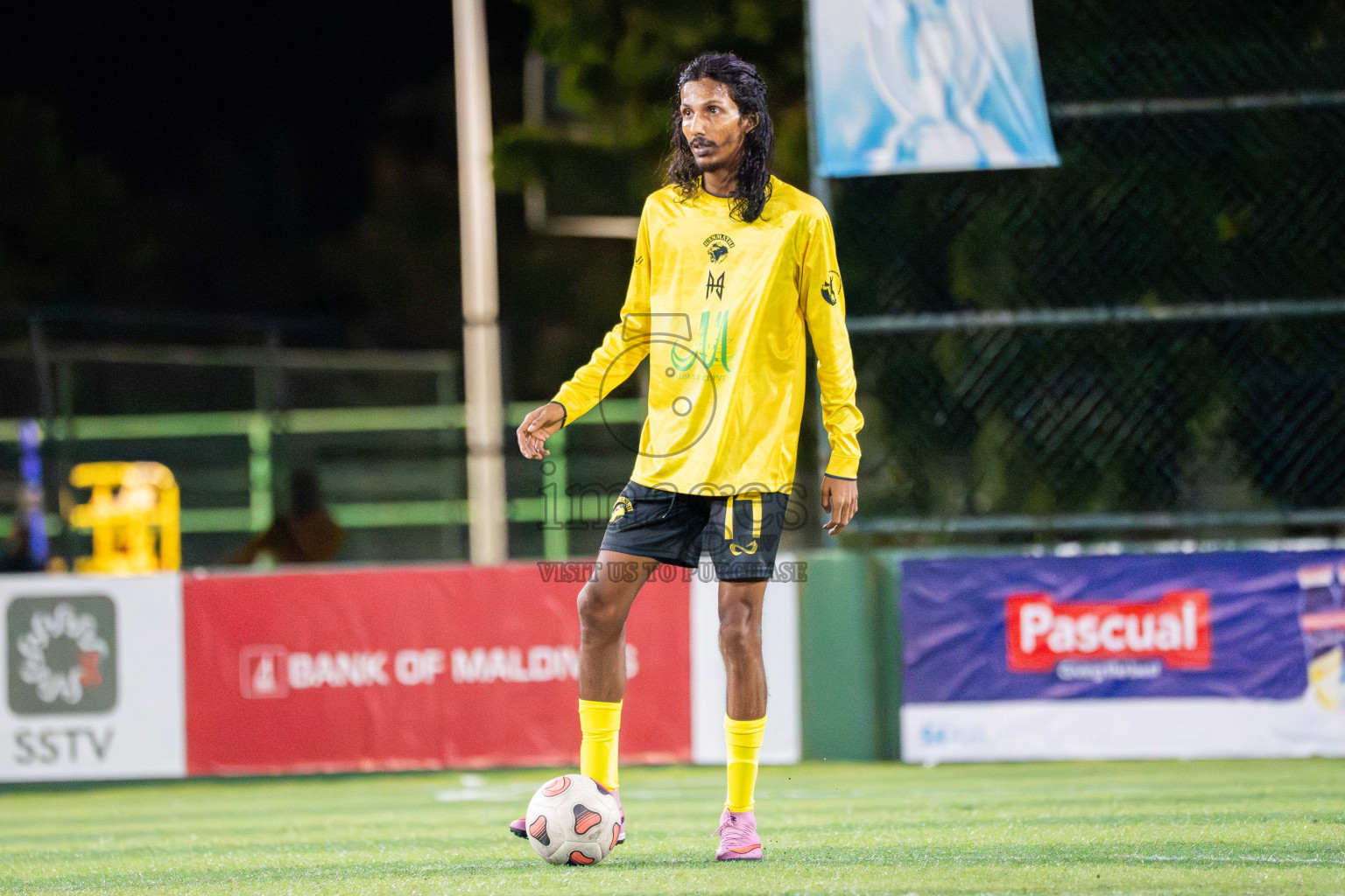 Foemathi JR VS Kanmathi SC in Day 3 - Fonadhoo Youth Futsal Challenge 2025 held in Fonadhoo Futsal Stadium, L. Fonadhoo, Maldives on Tuesdat, 28th October 2025 Photos: Arif Rasheed / images.mv