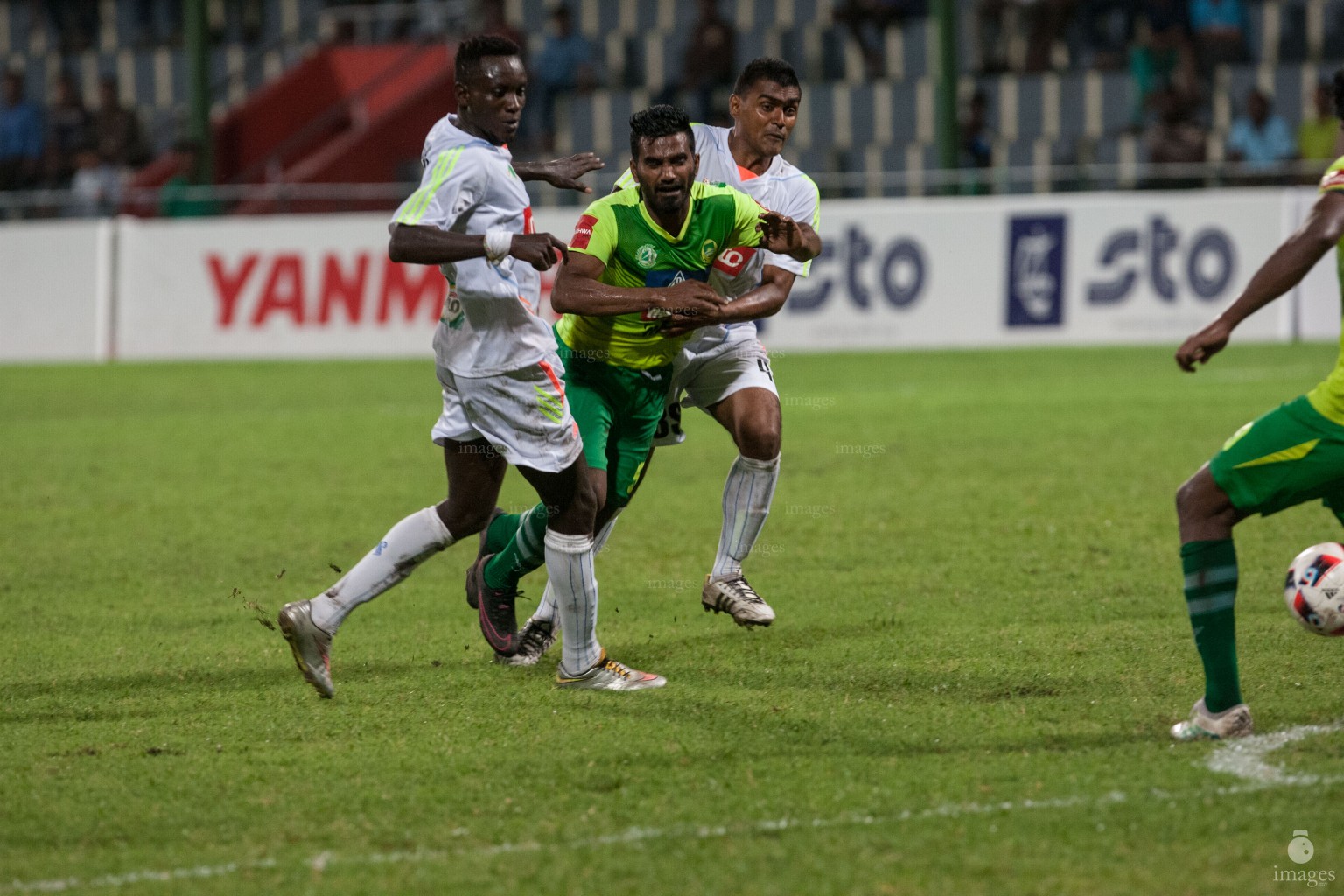 President's CUP 2016, Maziya Sports & Recreation vs S.Feydhoo Wednesday, November . 15, 2016. (Images.mv Photo/ Abdulla Sham).