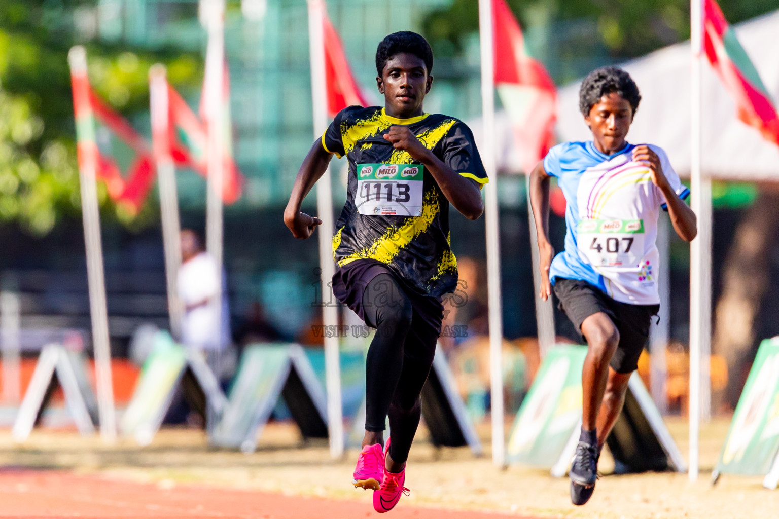 Day 1 of Inter-school Athletics Championship 2025 held in Ekuveni Synthetic Track, Male', Maldives on Monday, 06th October 2025. Photos by: Nausham Waheed / Images.mv