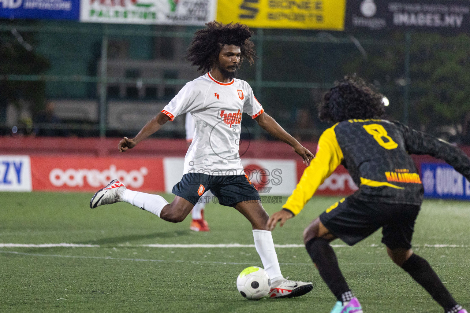 L Kalaidhoo vs L Dhanbidhoo in Day 16 of Golden Futsal Challenge 2024 was held on Tuesday, 30th January 2024, in Hulhumale', Maldives Photos: Nausham Waheed / images.mv