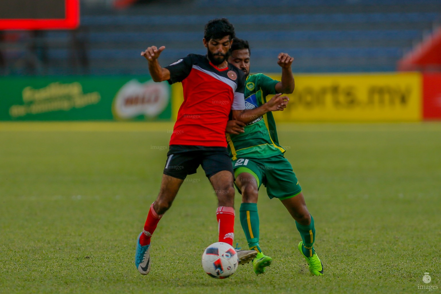 Ooredoo Dhivehi Premier League 2017, Maziya SR vs Maalhos (Images.mv Photo / Ismail Thoriq)