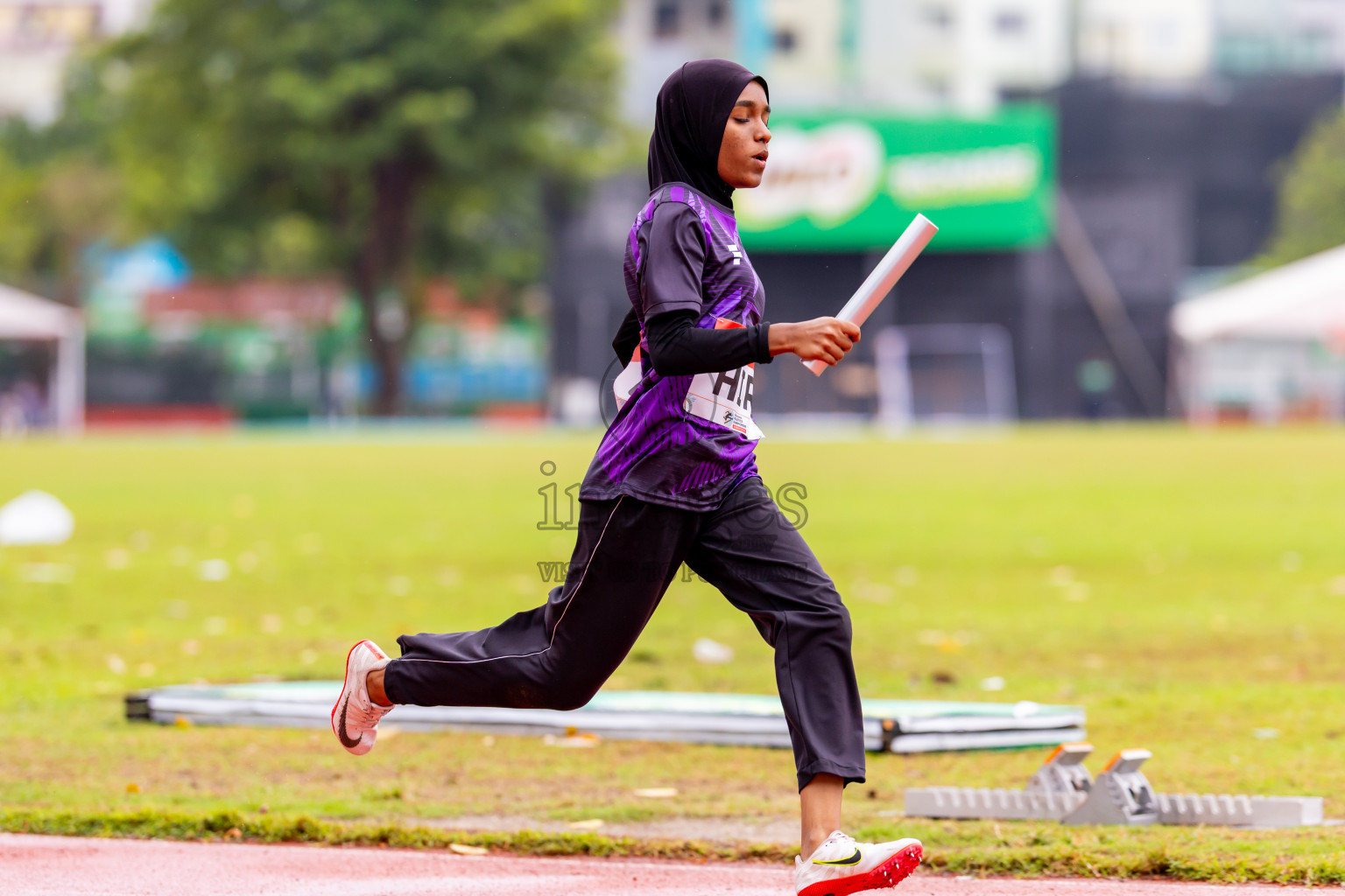 Day 6 of Inter-school Athletics Championship 2025 held in Ekuveni Synthetic Track, Male', Maldives on Sunday, 12th October 2025. Photos by: Nausham Waheed / Images.mv