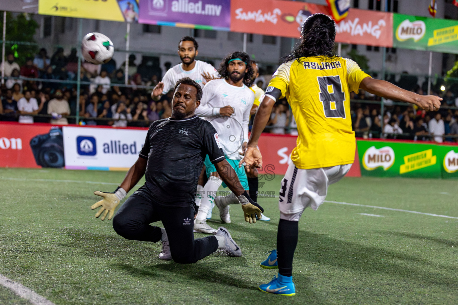 RRC vs MPL in the Semi Finals of Club Maldives Cup 2024 held in Rehendi Futsal Ground, Hulhumale', Maldives on Monday, 14th October 2024. 
Photos: Hassan Simah / images.mv